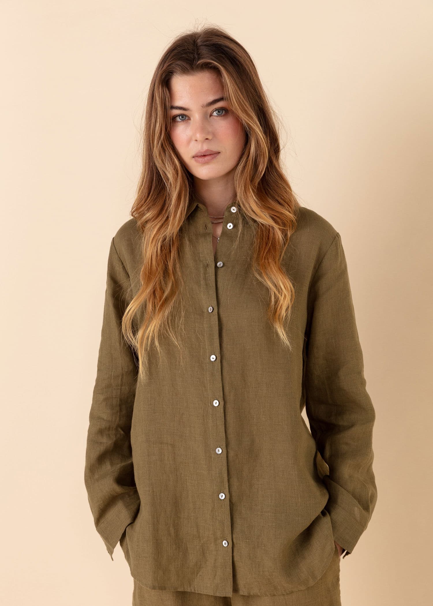 DIANA Khaki linskjorte - Grønn 2 - Indiska