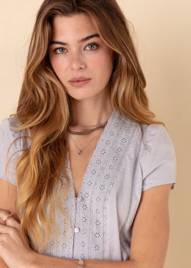 WINNIE Dobbybluse med blonder - Blå 1 - Indiska