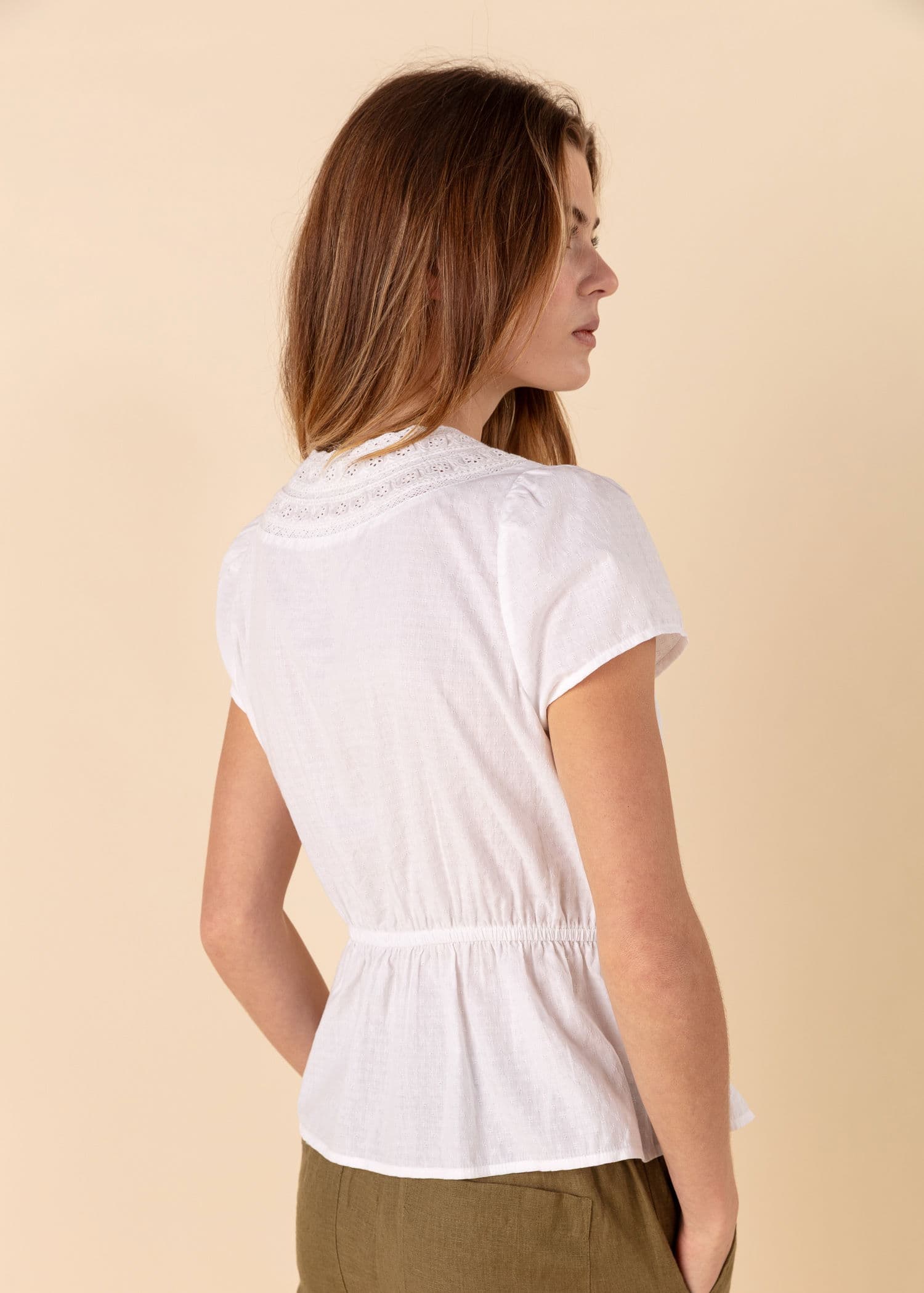 WINNIE Dobbybluse med blonder - Hvit 4 - Indiska