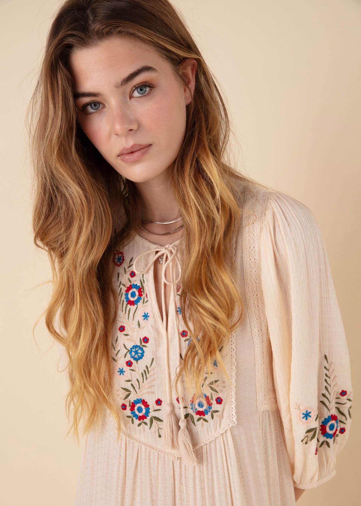 JULIETTE Brodert lang kjole - Hvit 2 - Indiska