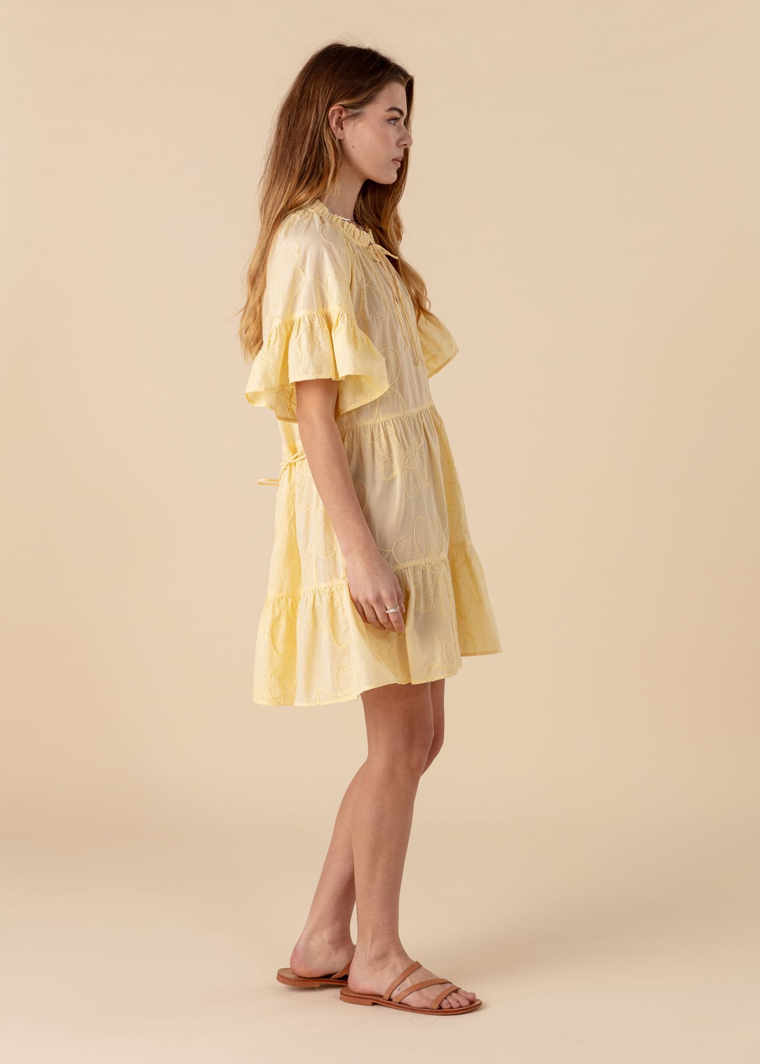 SUMAN Brodert kort kjole - Gul 5 - Indiska