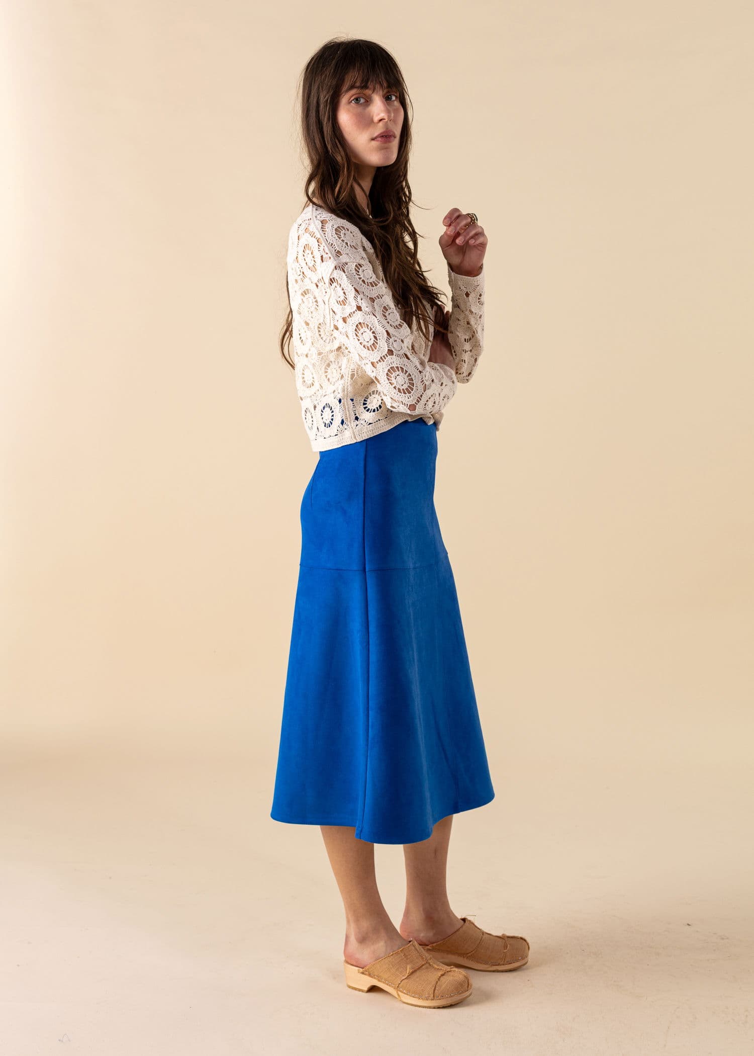 ALINA Koboltblått skjørt i semsket skinn - Blå 2 - Indiska