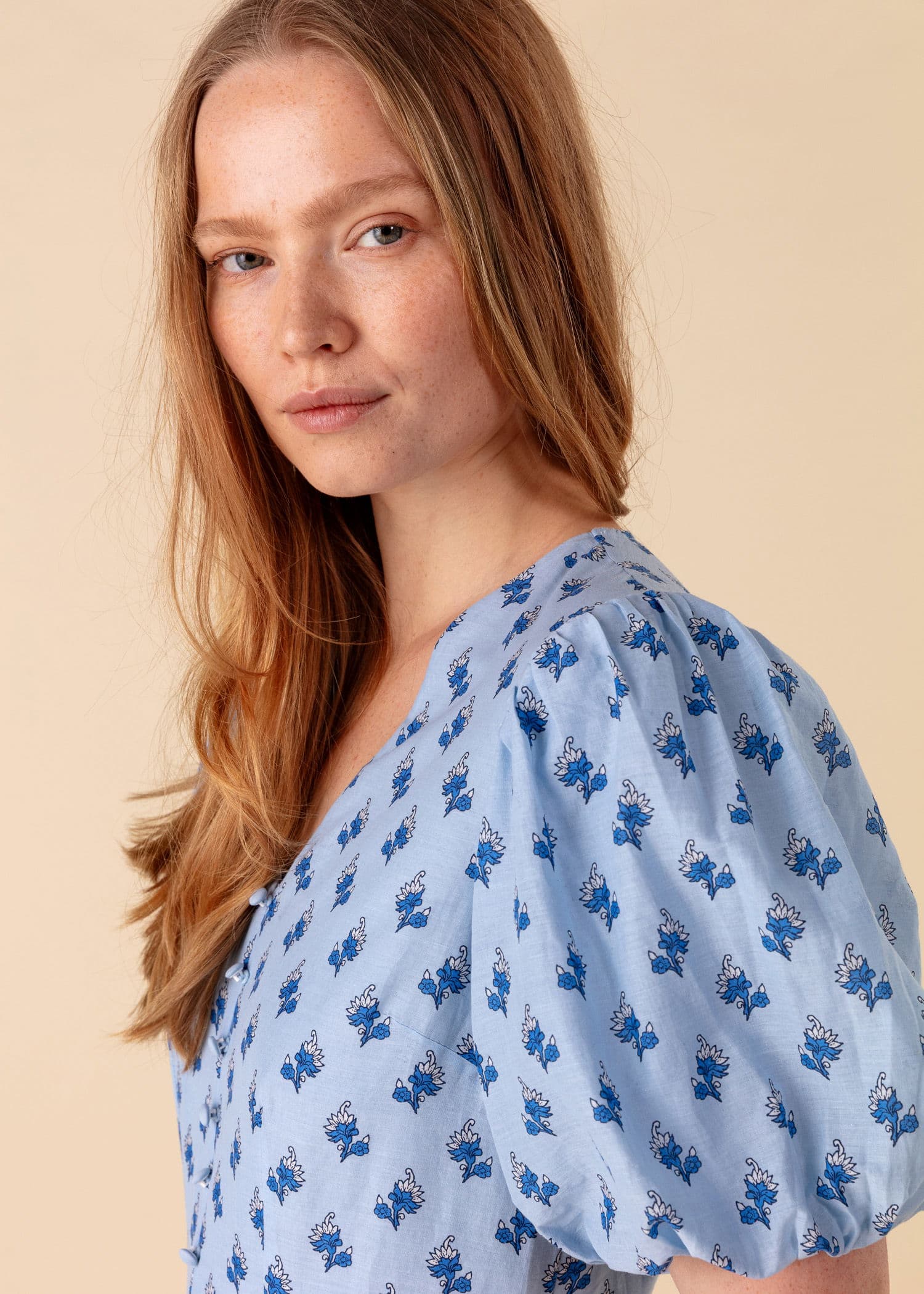 DEWAN Lang butti-mønstret kjole - Blå 3 - Indiska