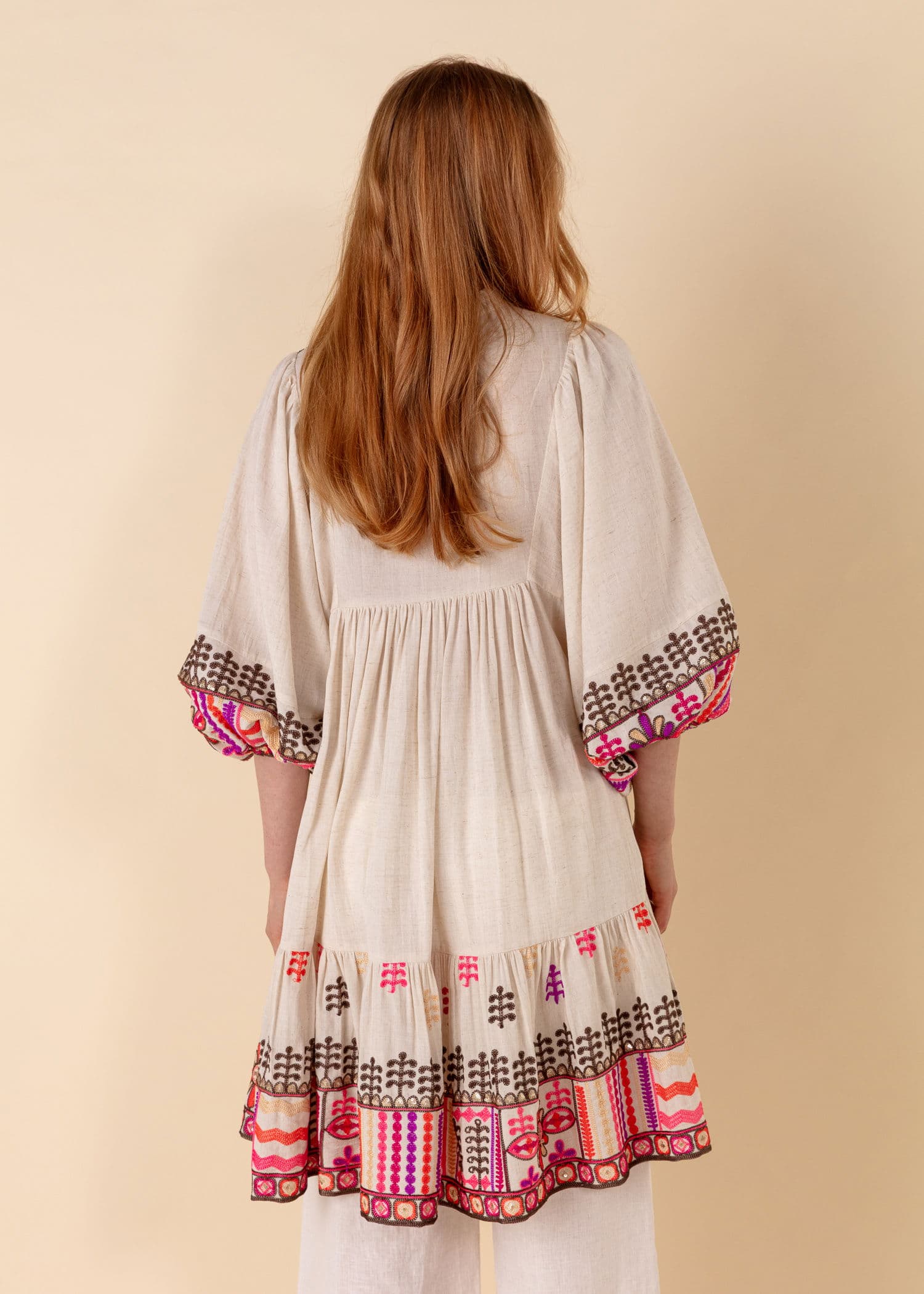 CELINE Kort brodert kjole - Rosa 4 - Indiska