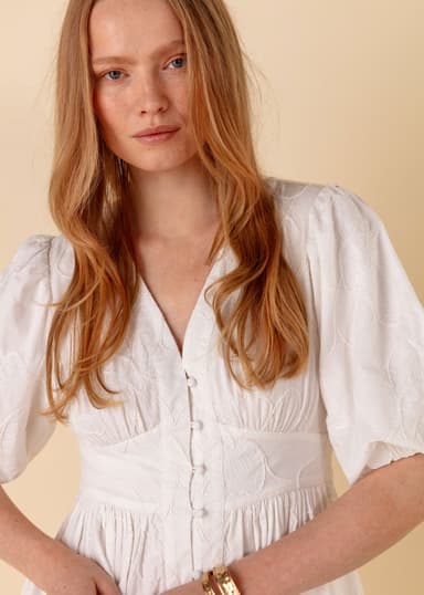 RIANNA Brodert puffermet kjole - Hvit 2 - Indiska