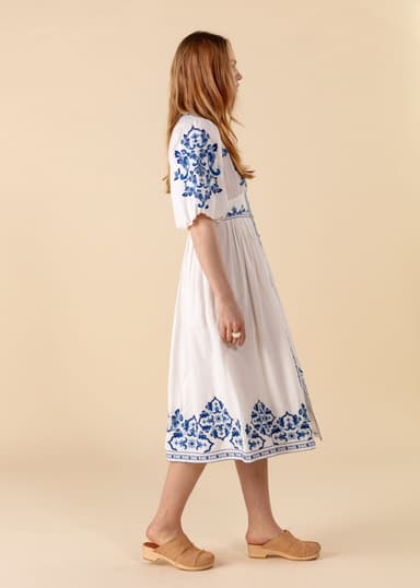 RIANNA Brodert puffermet kjole - Blå 4 - Indiska