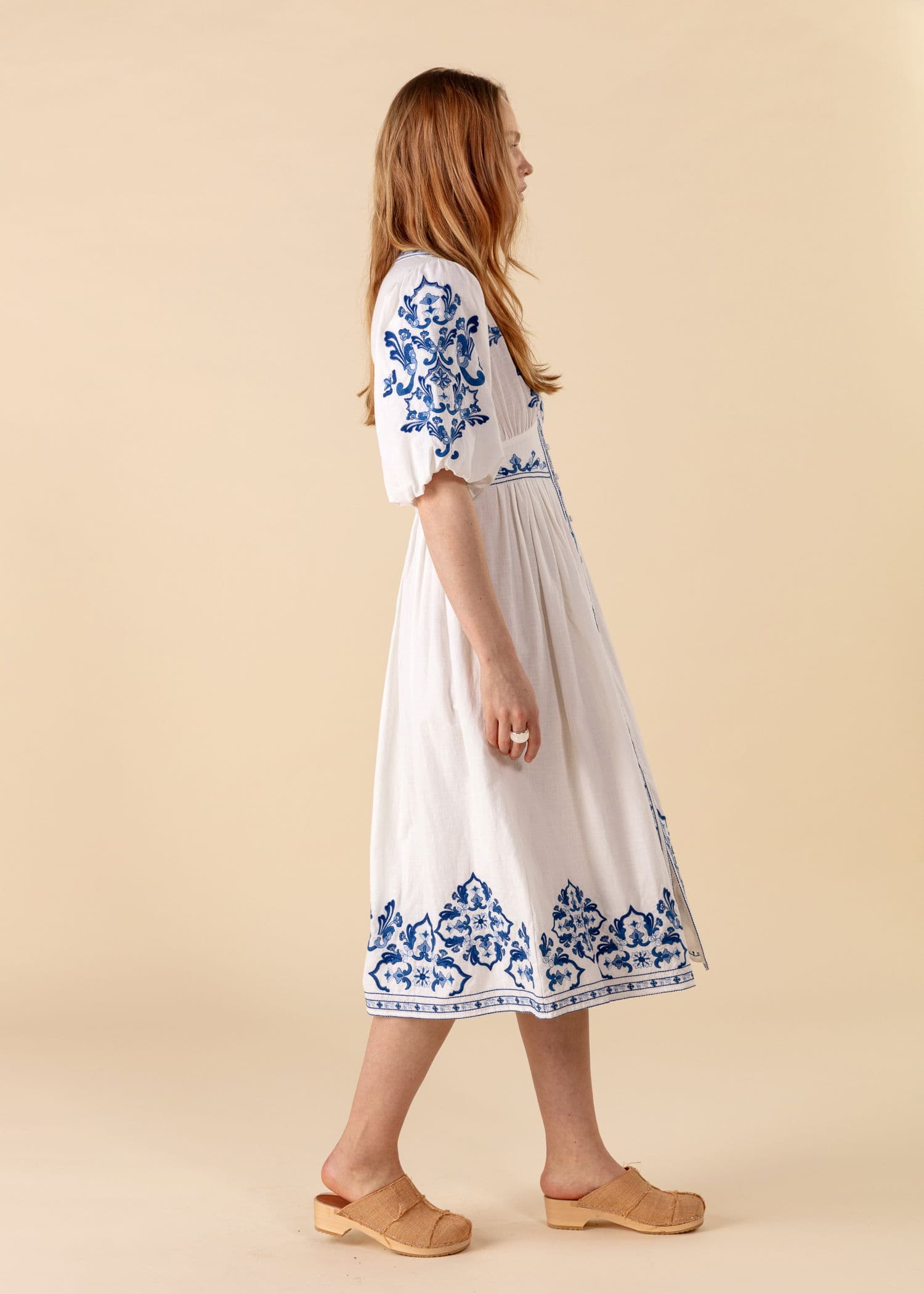 RIANNA Brodert puffermet kjole - Blå 4 - Indiska