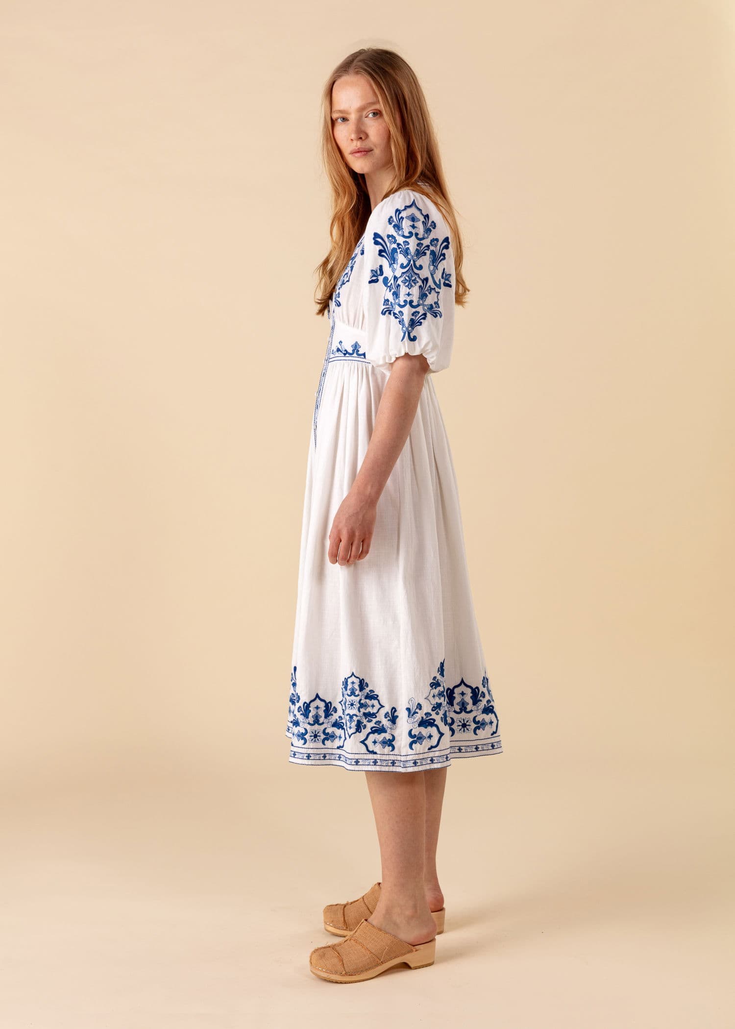 RIANNA Brodert puffermet kjole - Blå 5 - Indiska