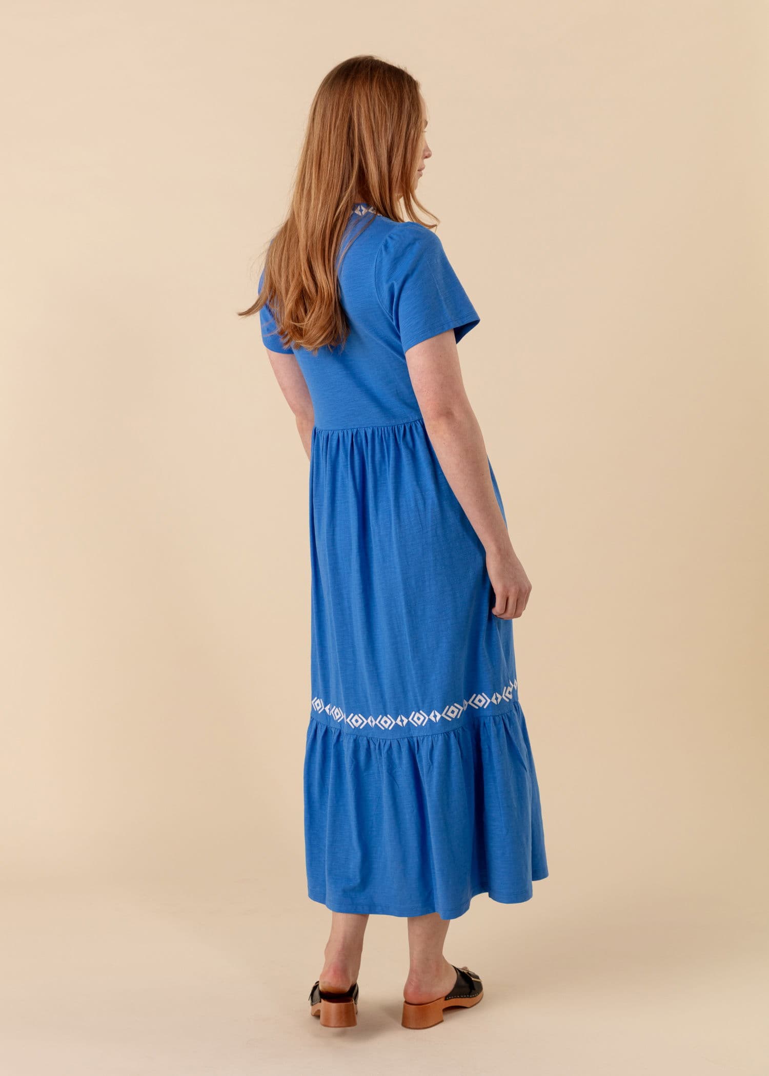 SILVIA Jerseykjole med broderi - Blå 3 - Indiska