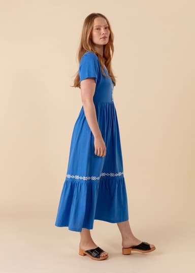 SILVIA Jerseykjole med broderi - Blå 4 - Indiska