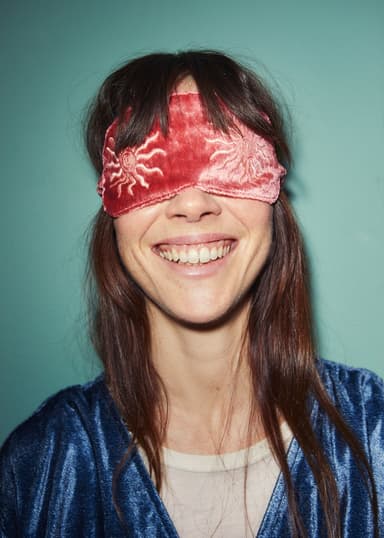 Velvet Brodert øyemaske i velour - Rosa 1 - Indiska