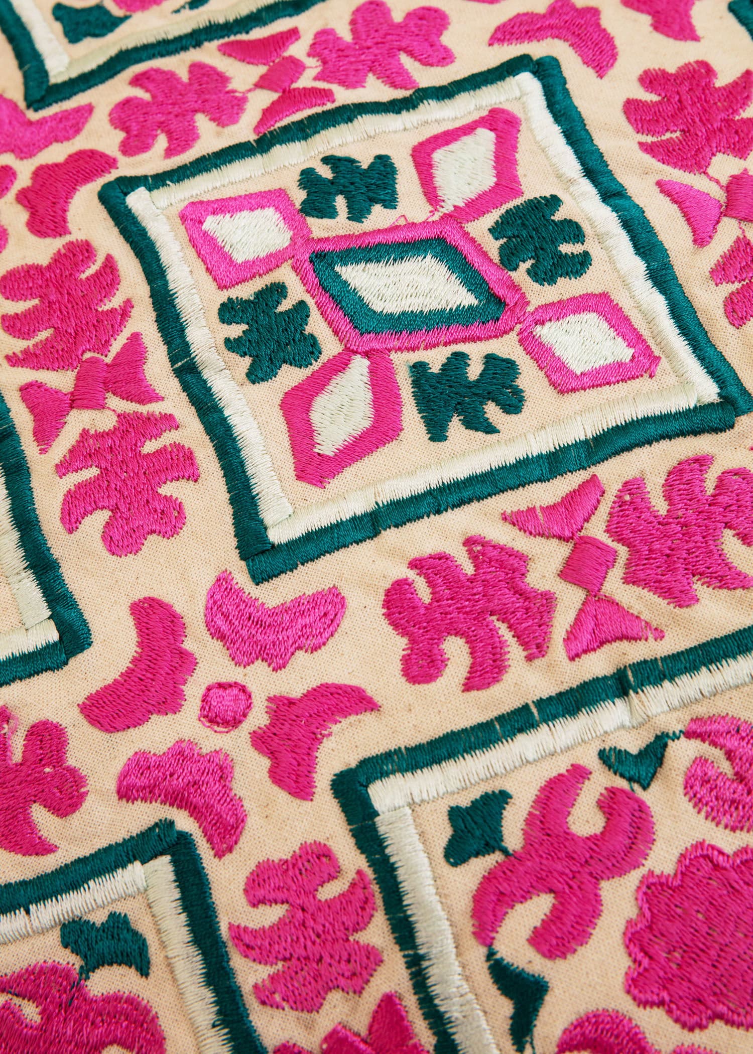 Rosa Rosa brodert putetrekk - Rosa 5 - Indiska