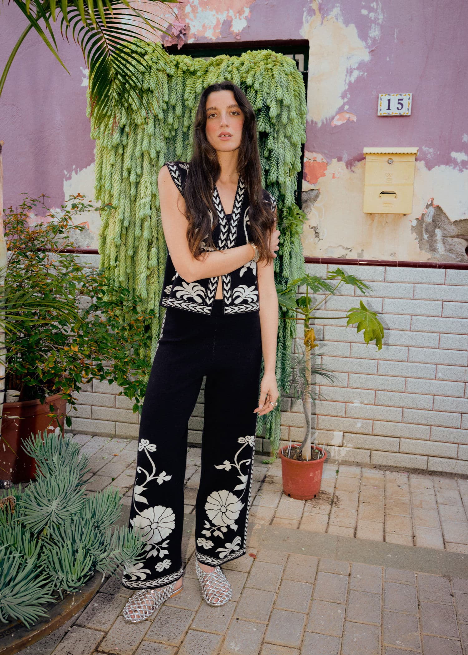 FLORA Jacquardstrikket vest - Svart 5 - Indiska