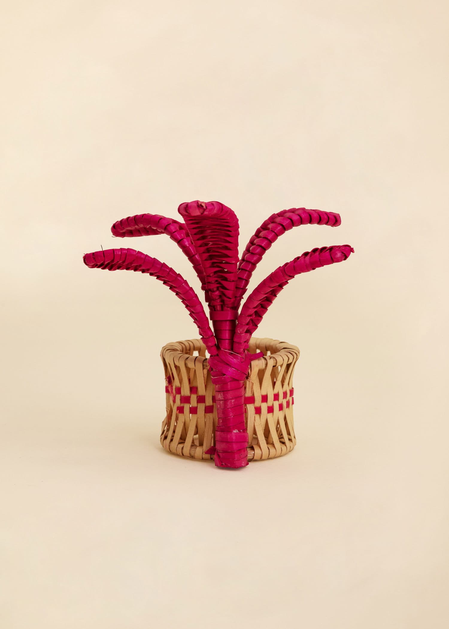 HIBISCUS Käsintehty rottinkinen lautasliinarengas - Vaaleanpunainen 2 - Indiska