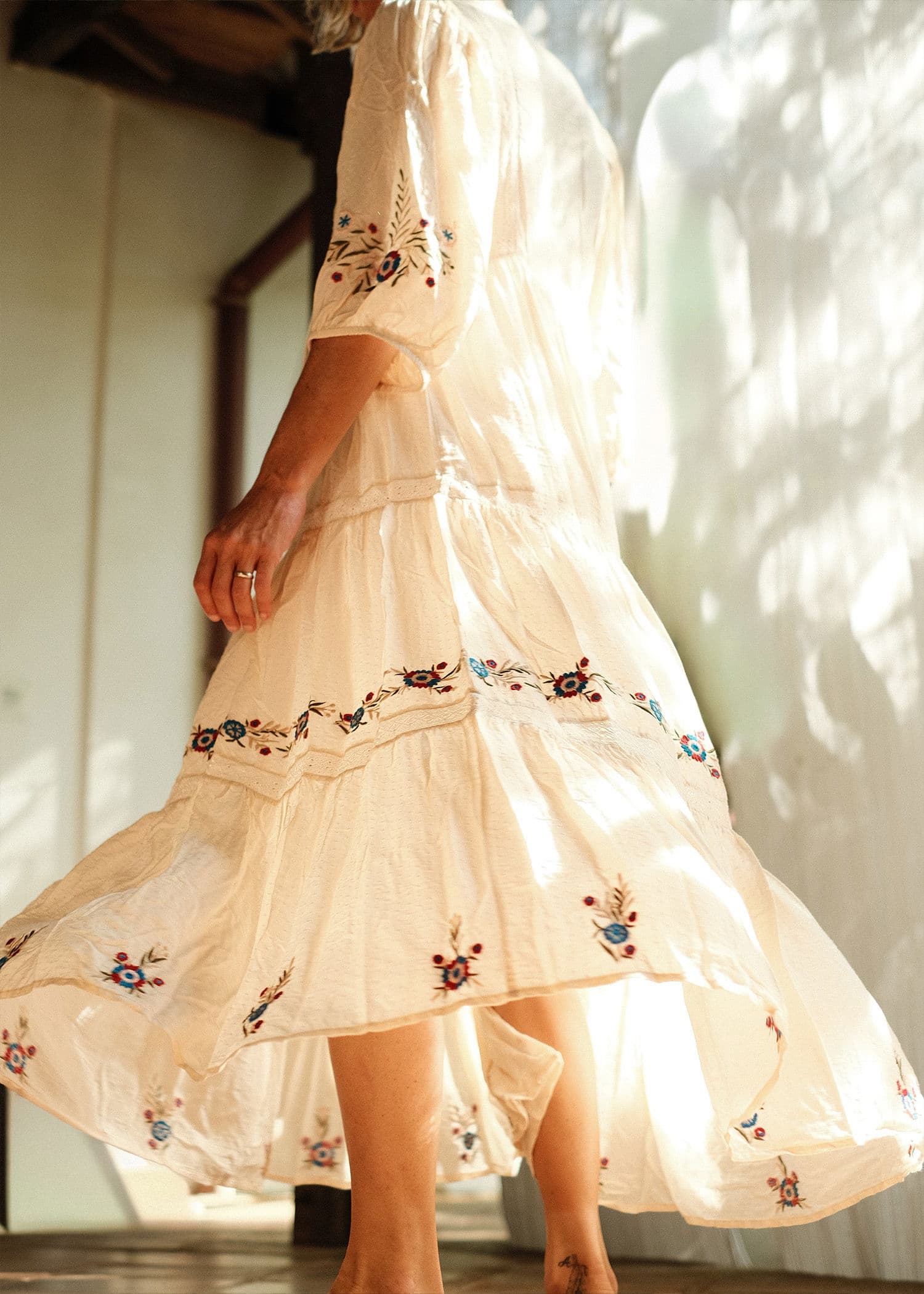 JULIETTE Brodert lang kjole - Hvit 2 - Indiska