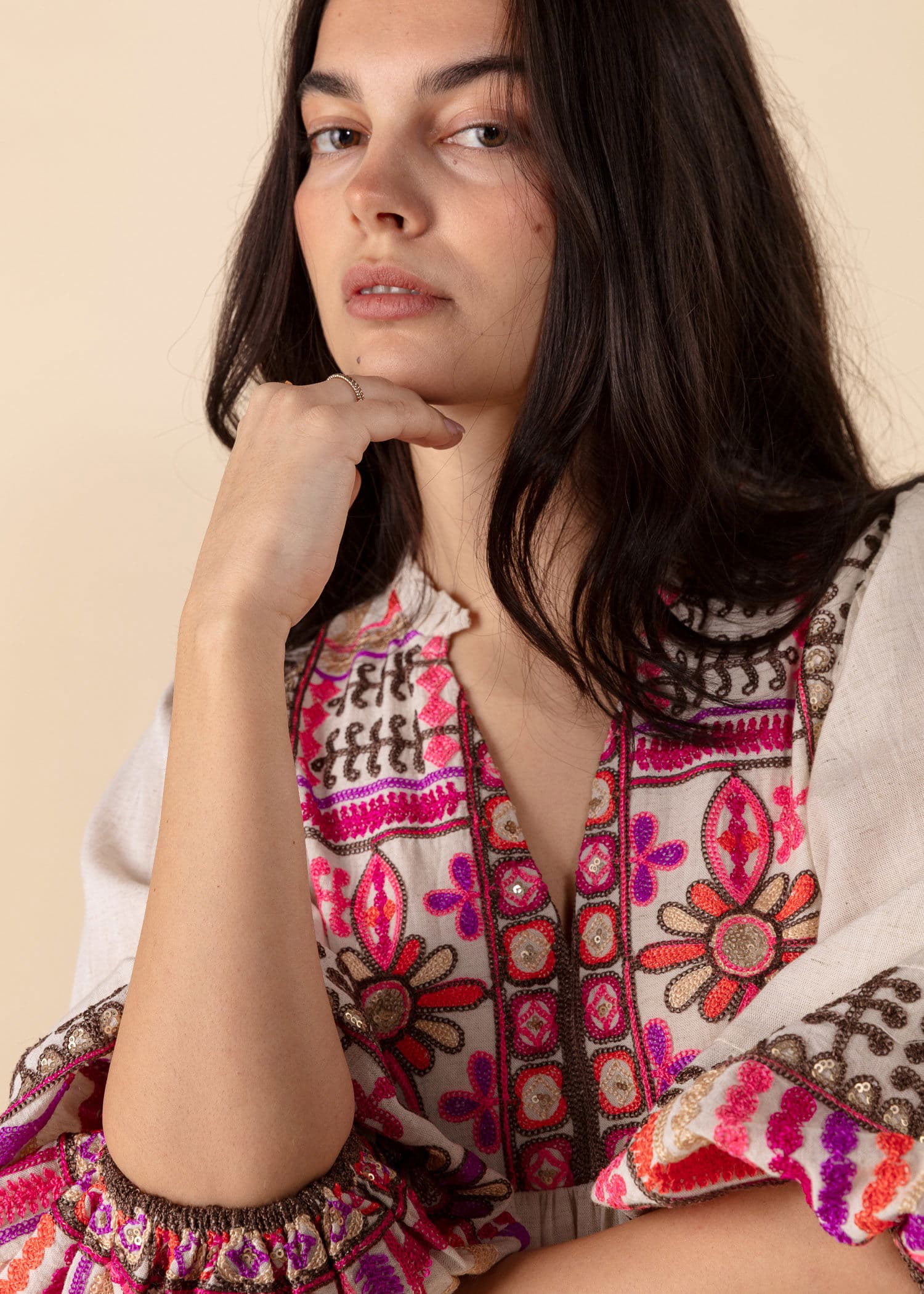 CELINE Lyhyt, kirjailtu mekko - Vaaleanpunainen 3 - Indiska