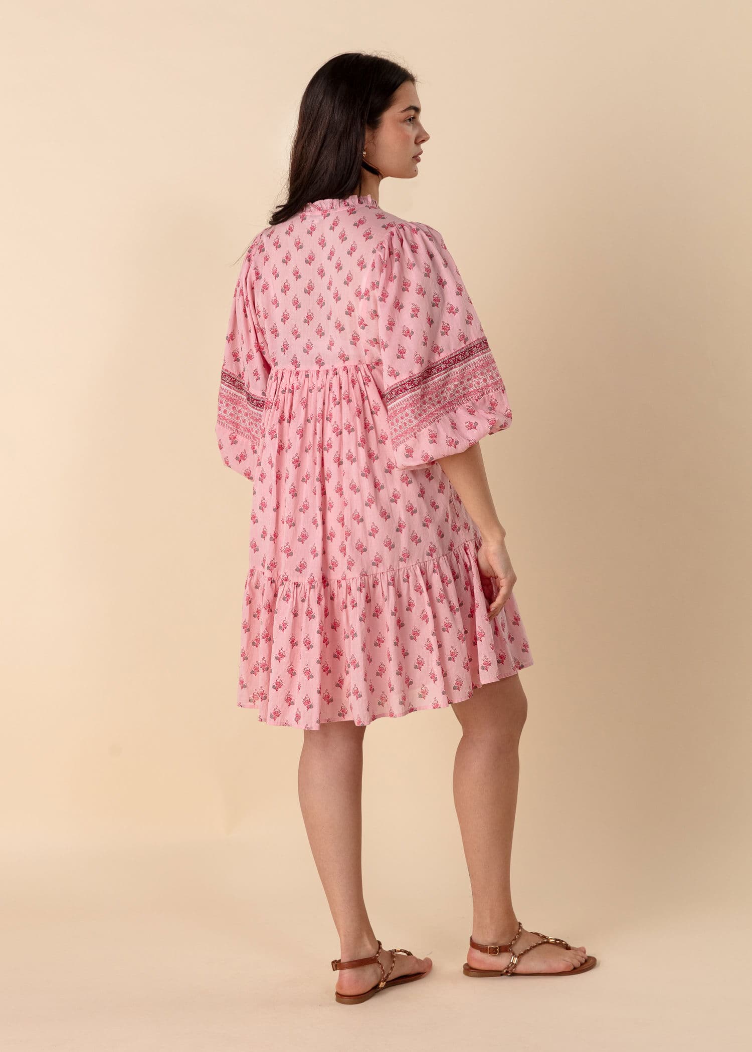 CORNELIA Rosa kjole med puffermer - Rosa 3 - Indiska