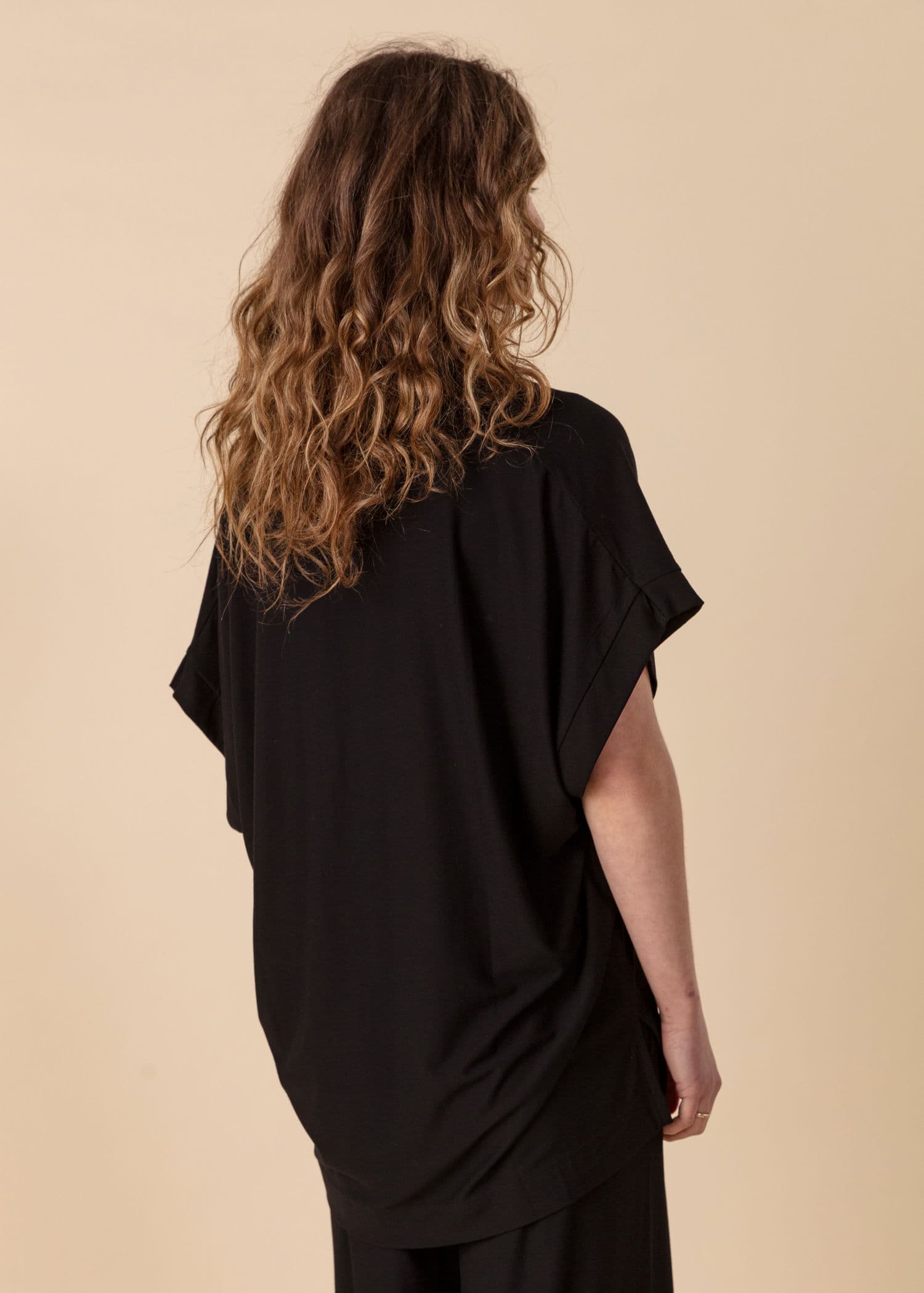 LULU Svart v-ringad tröja  - Svart 5 - Indiska