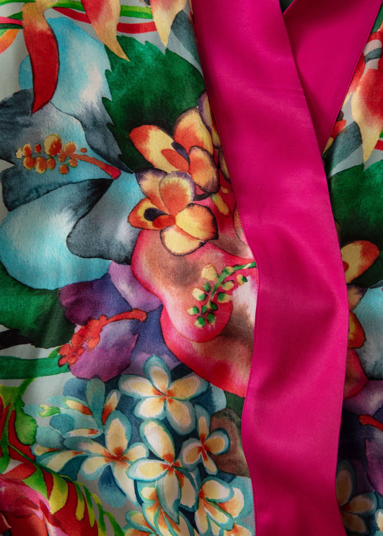 AMIRA Blomstret satengkimono - Rosa 2 - Indiska