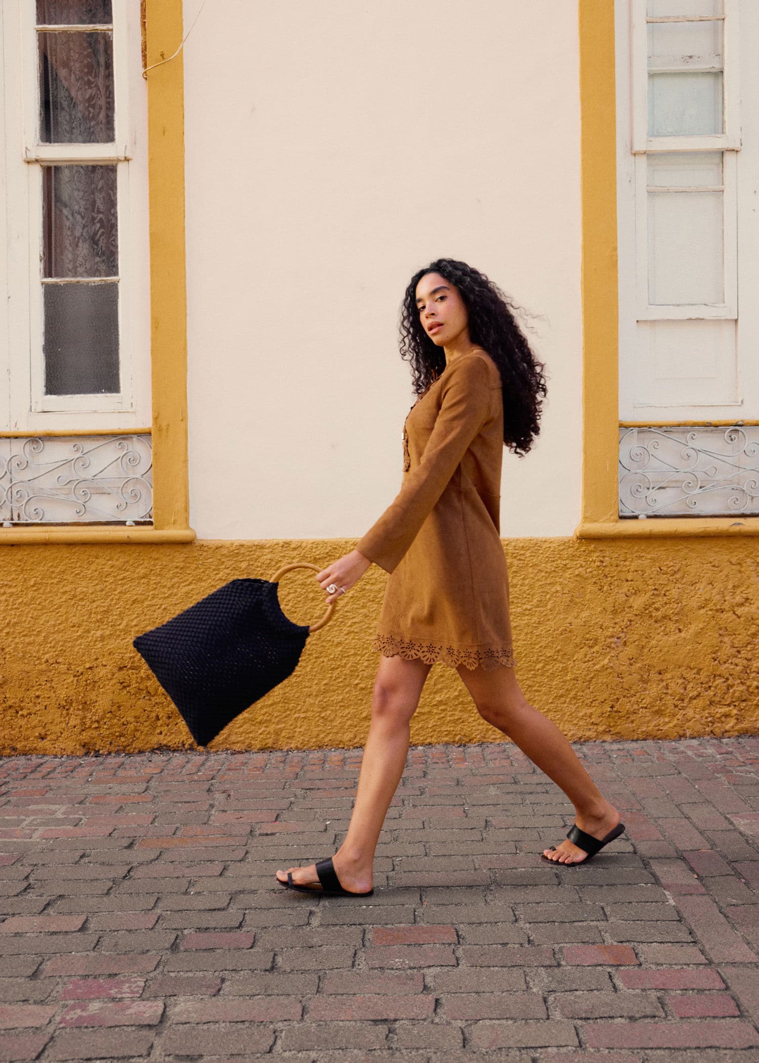 NENA Brun klänning i mockaimitation - Brun 3 - Indiska