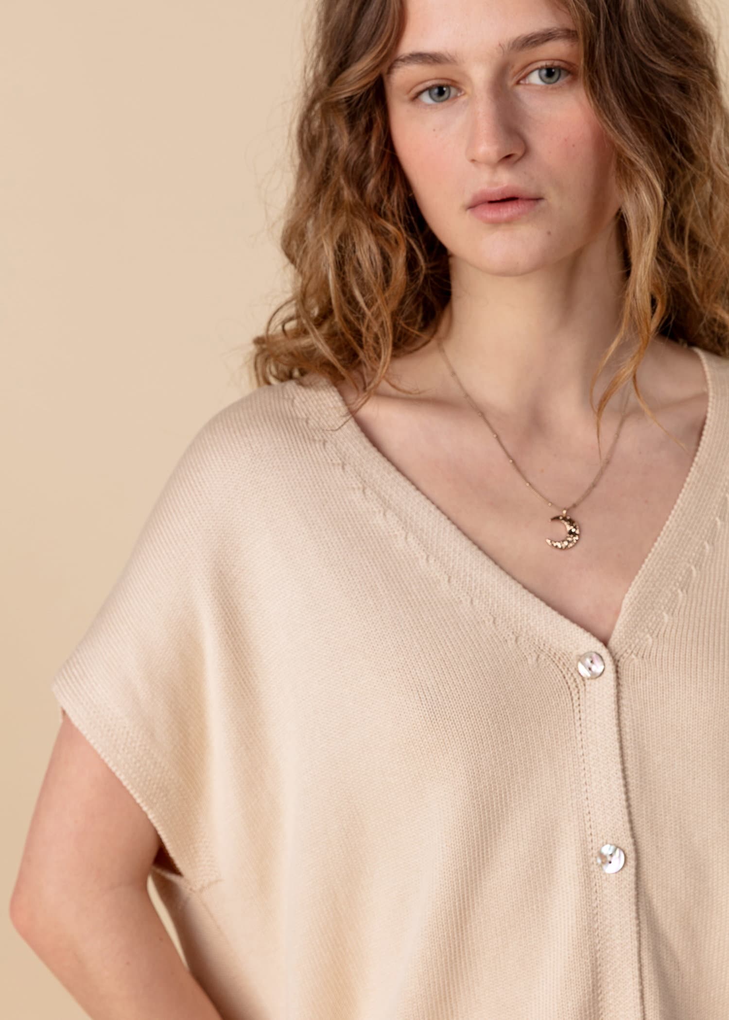 NEFERITI Cardigan med korte ermer - Beige 2 - Indiska