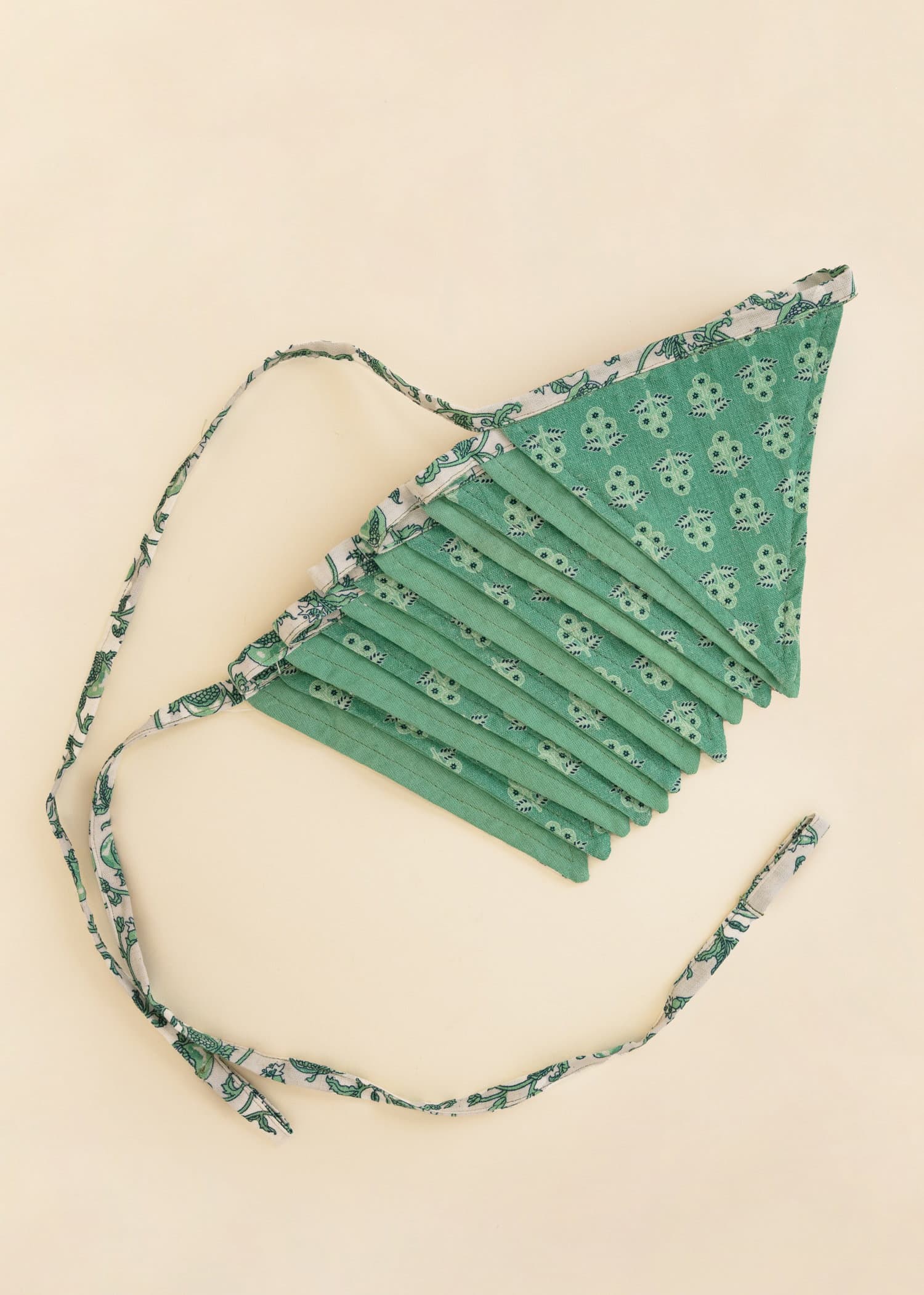 Garland Mønstret flaggspill - Grønn 2 - Indiska