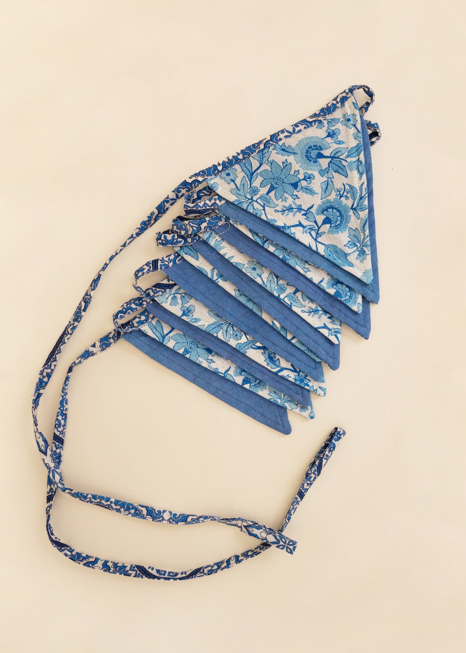 Garland Mønstret flaggspill - Blå 2 - Indiska