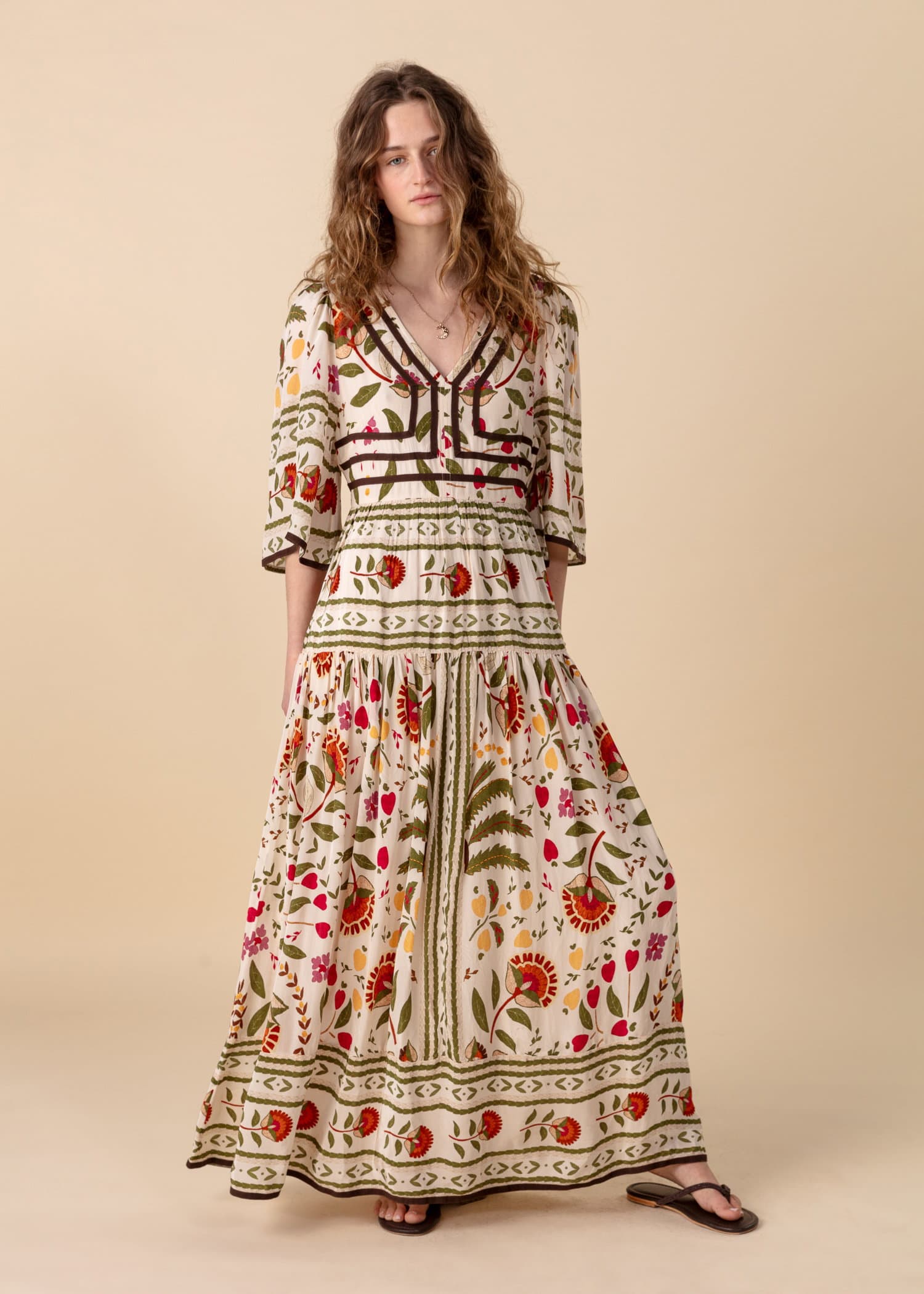 DINA Blommig lång klänning - Multi 2 - Indiska