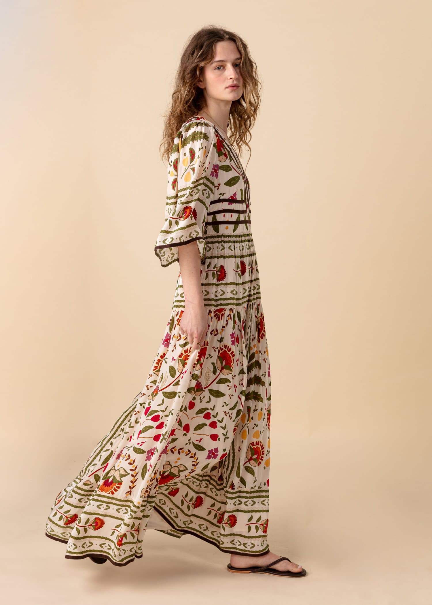 DINA Blommig lång klänning - Multi 3 - Indiska