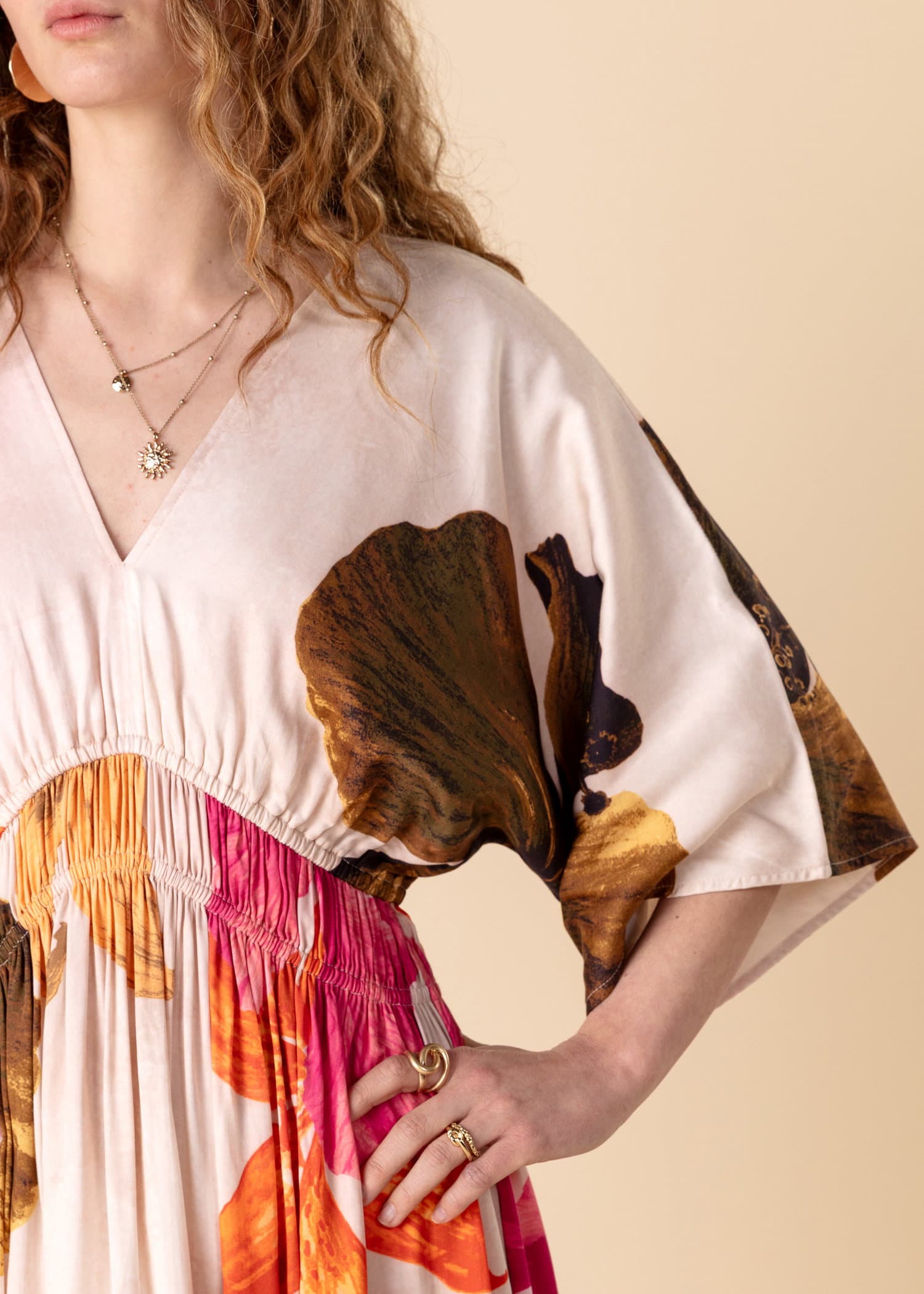 CINDY Mønstret lang satengkjole - Multi 6 - Indiska