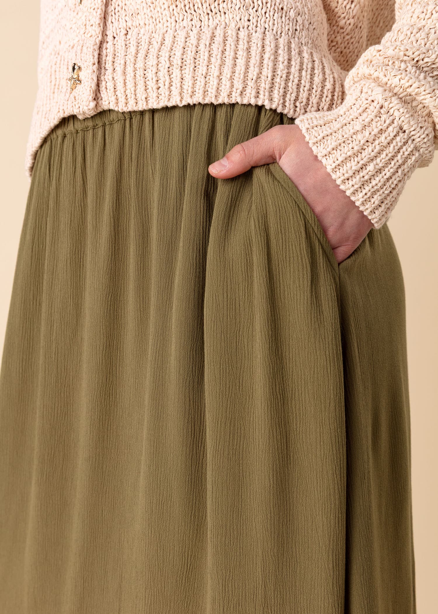 SIBEL Khakifärgad krinklad kjol - Grön 2 - Indiska