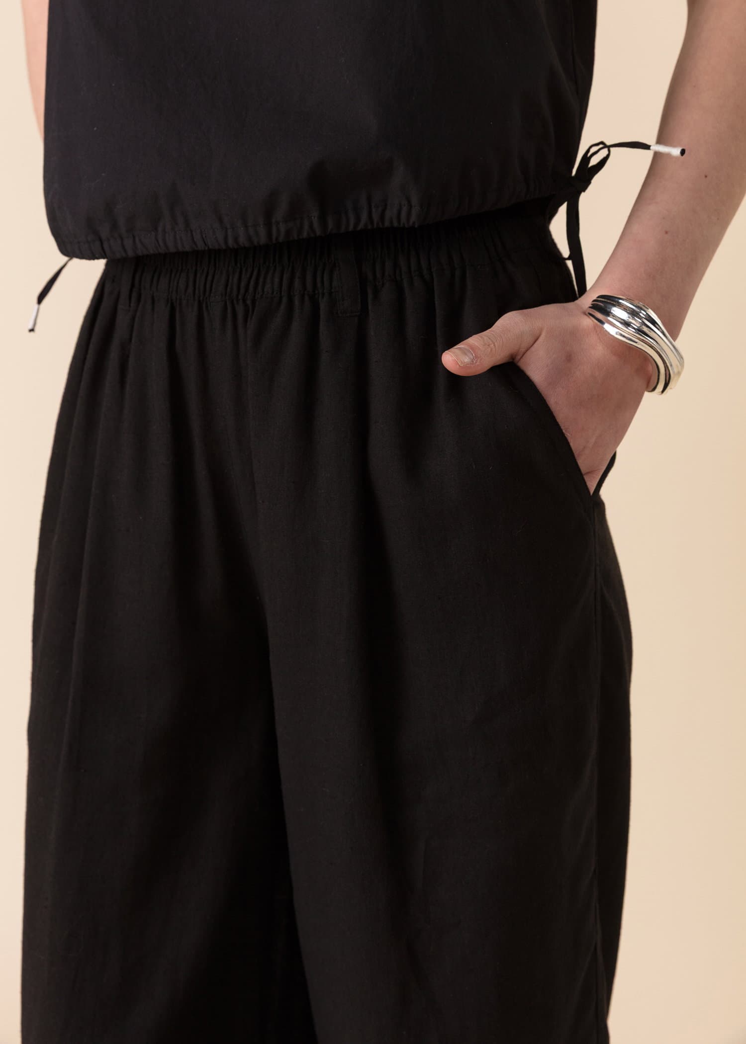 KENZIE Svarta byxor i linmix - Svart 2 - Indiska