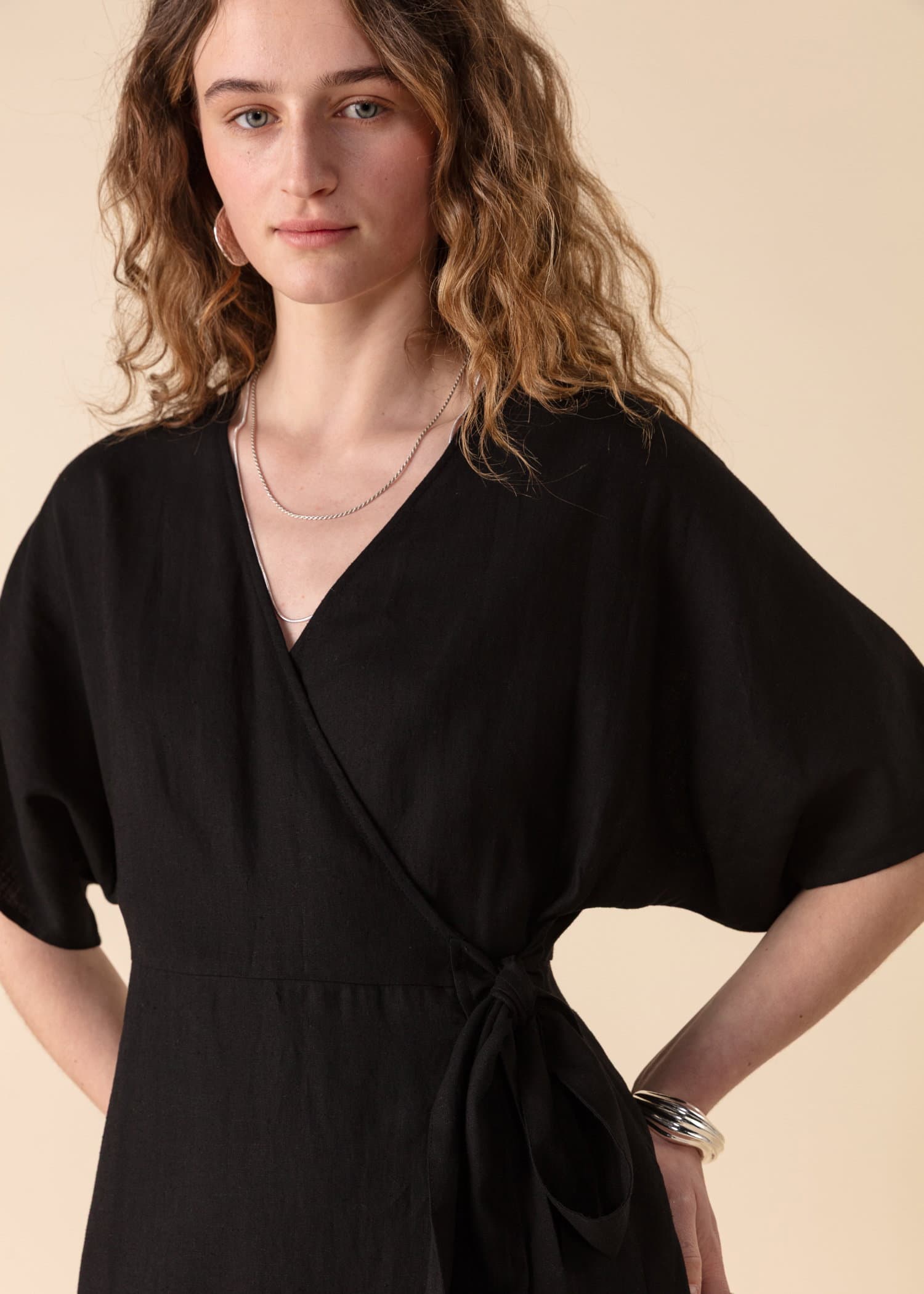 AYLA Svart klänning i linmix - Svart 2 - Indiska