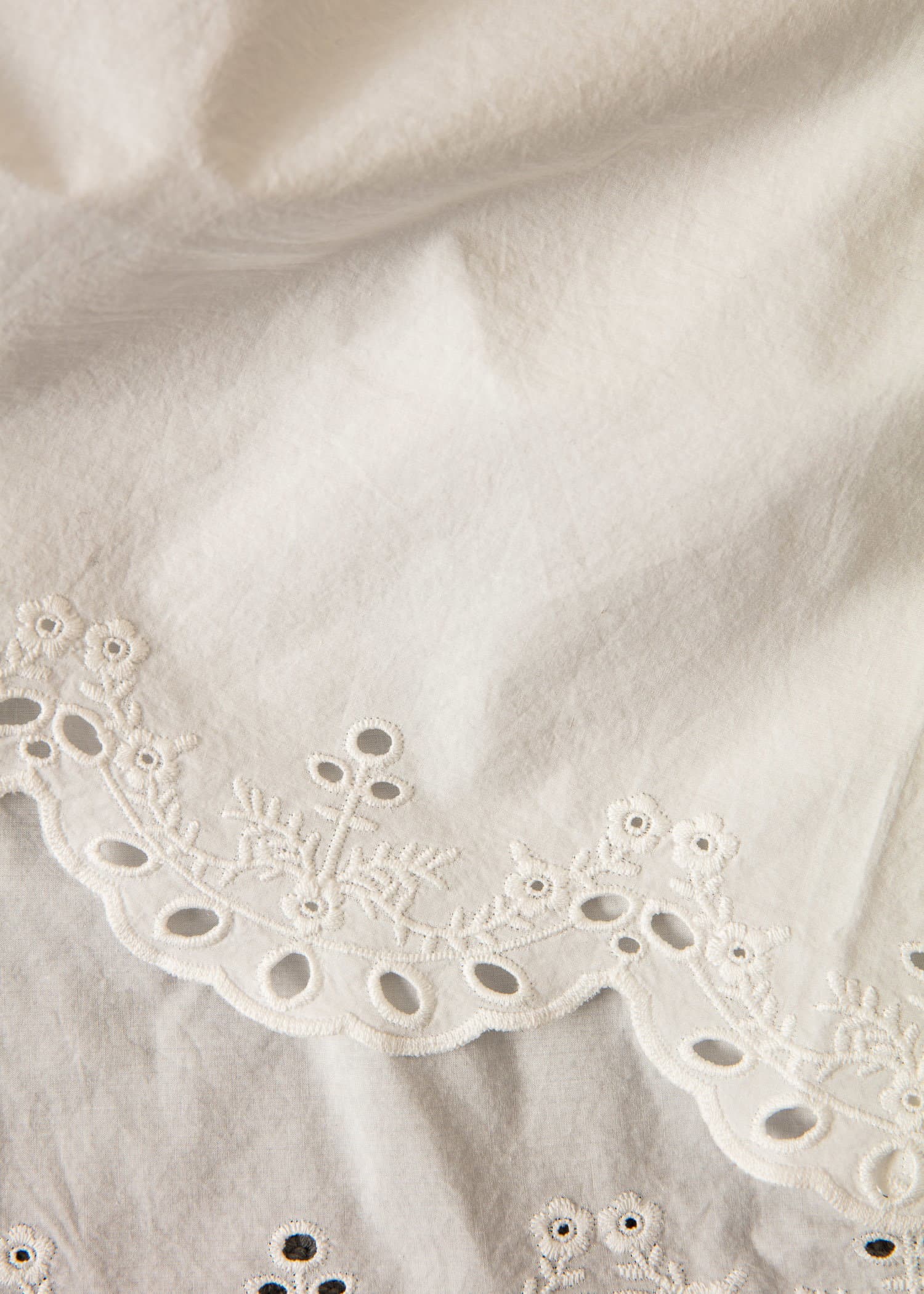 ARIELLE Vit blus med vågiga kanter - Vit 7 - Indiska