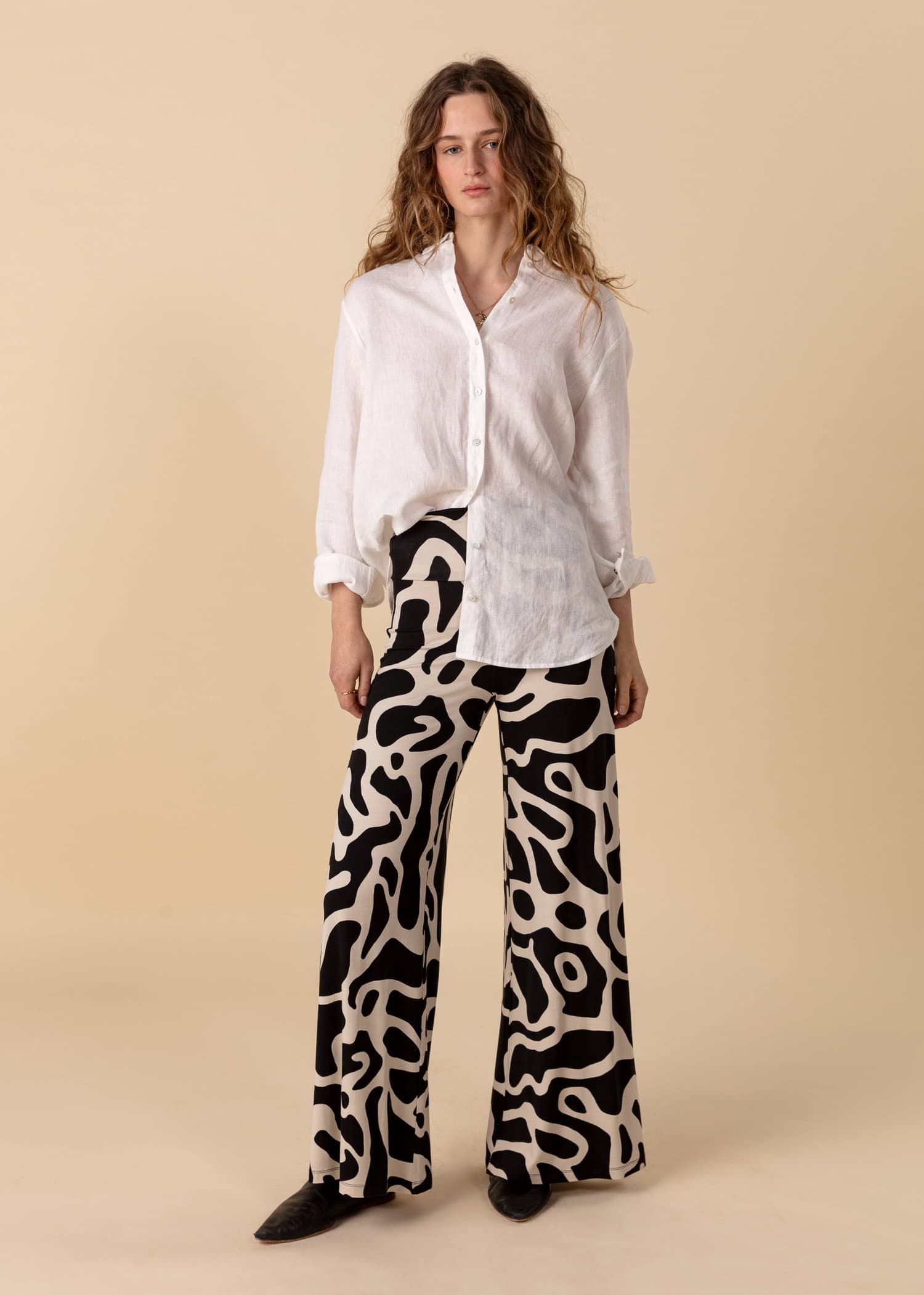 LILLEMOR Leveät korkeavyötäröiset housut - Musta 1 - Indiska