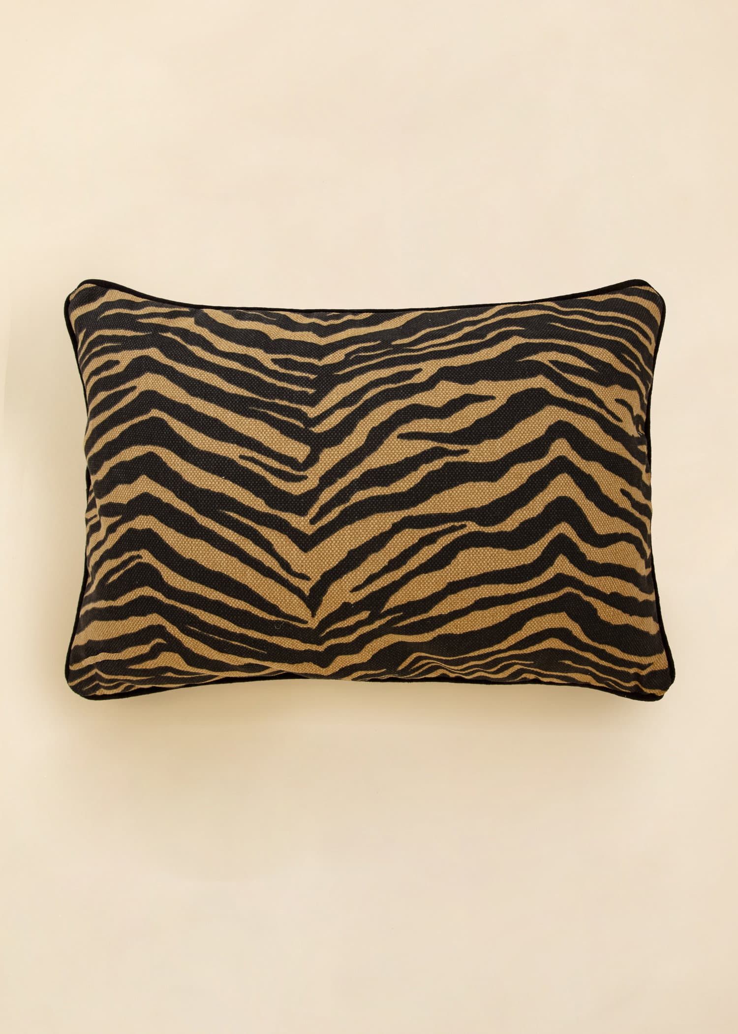 Zebra Zebramönstrat kuddfodral 40x60 cm - Svart 1 - Indiska