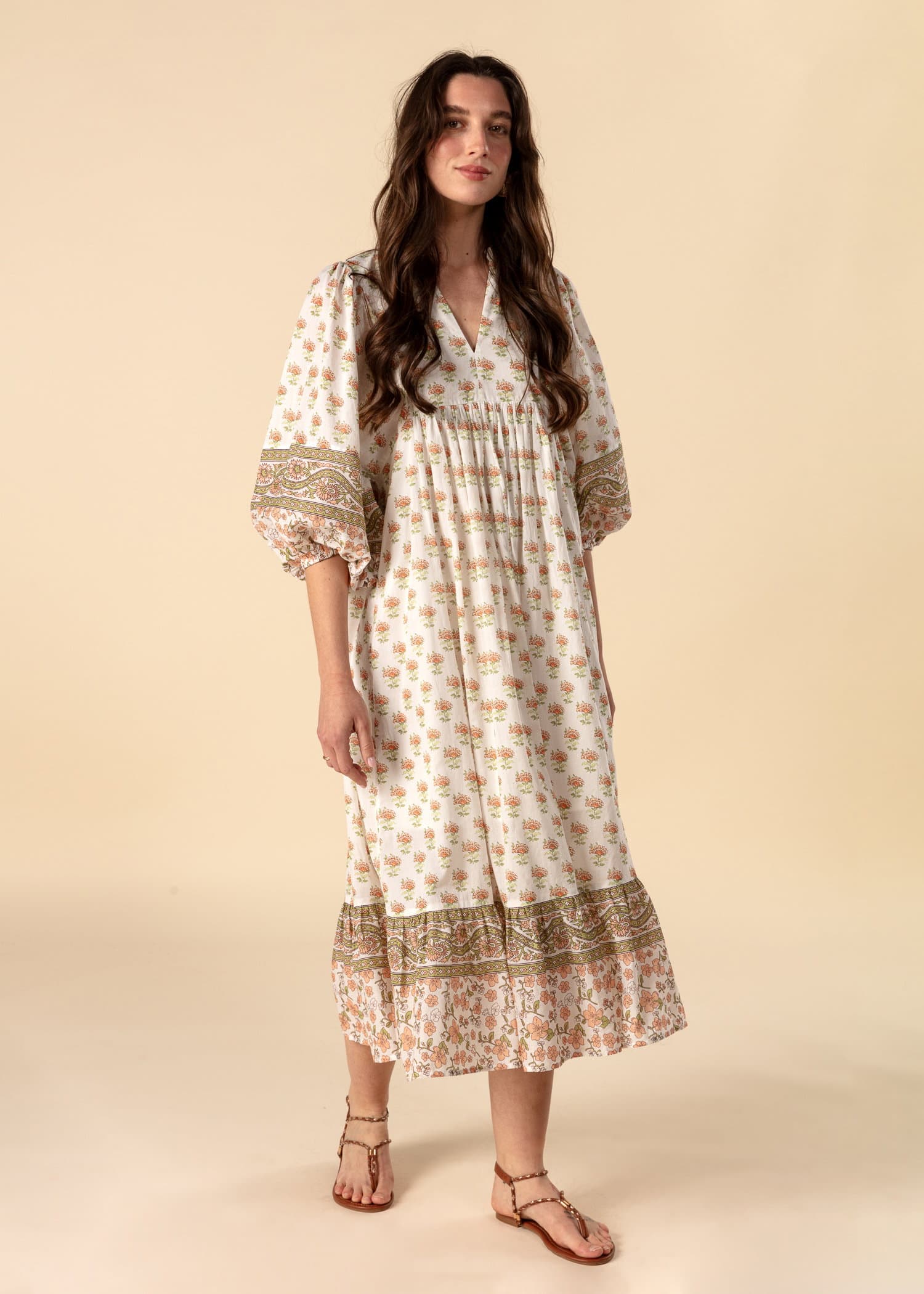 CORNELIA Butti-kuviollinen puhvihihainen mekko - Valkoinen 1 - Indiska