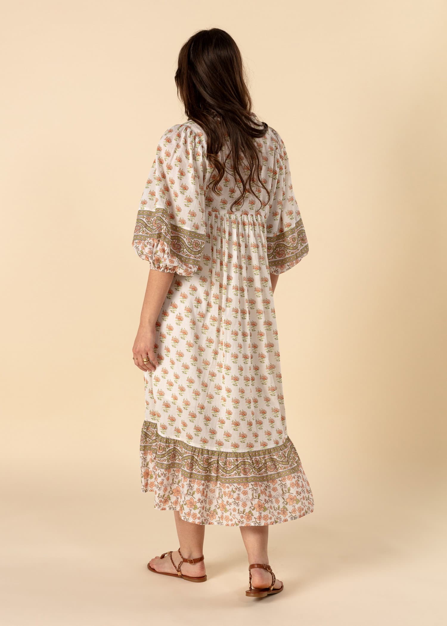 CORNELIA Butti-kuviollinen puhvihihainen mekko - Valkoinen 3 - Indiska