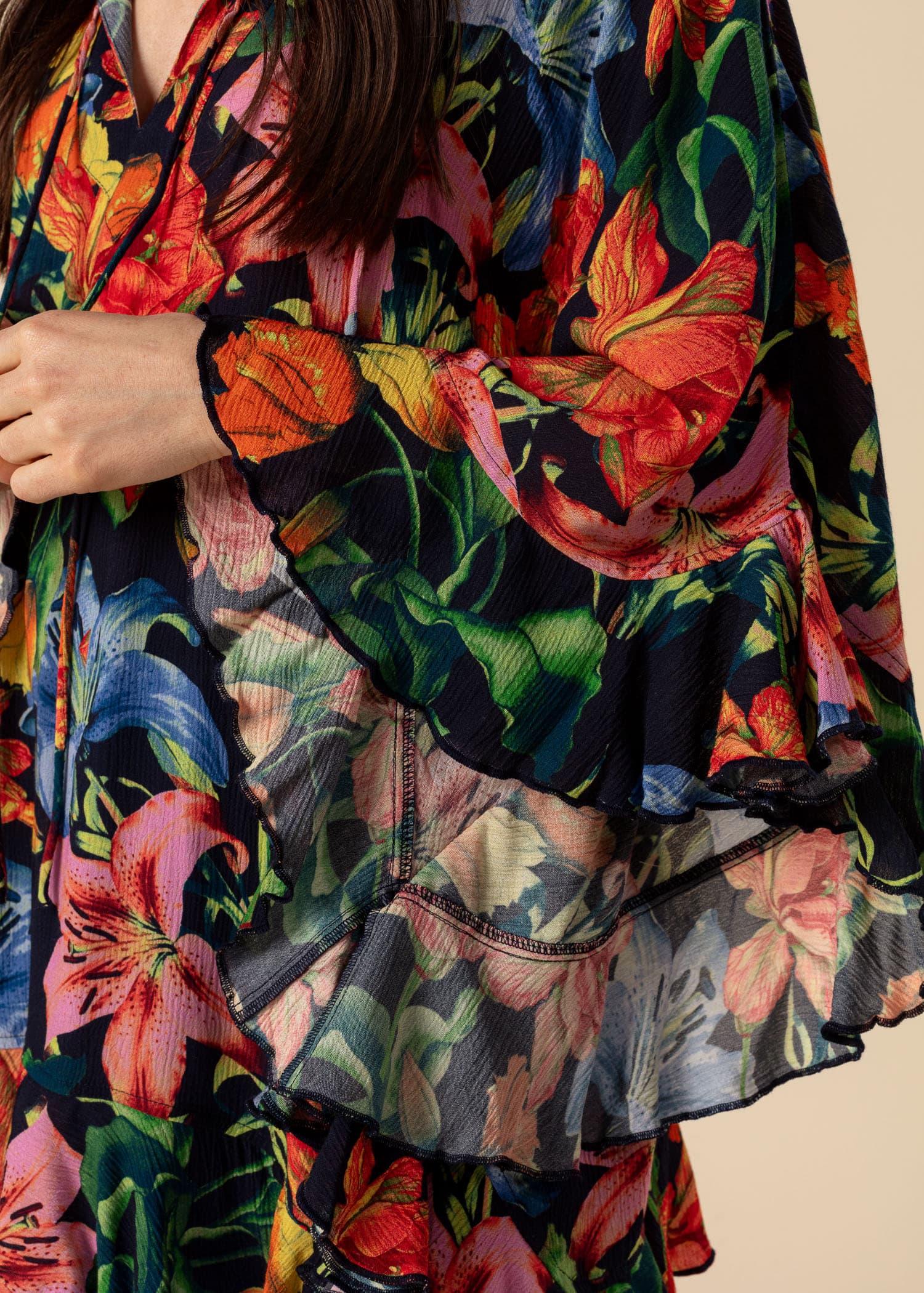 RUBY Blommig tunika med volang - Multi 3 - Indiska