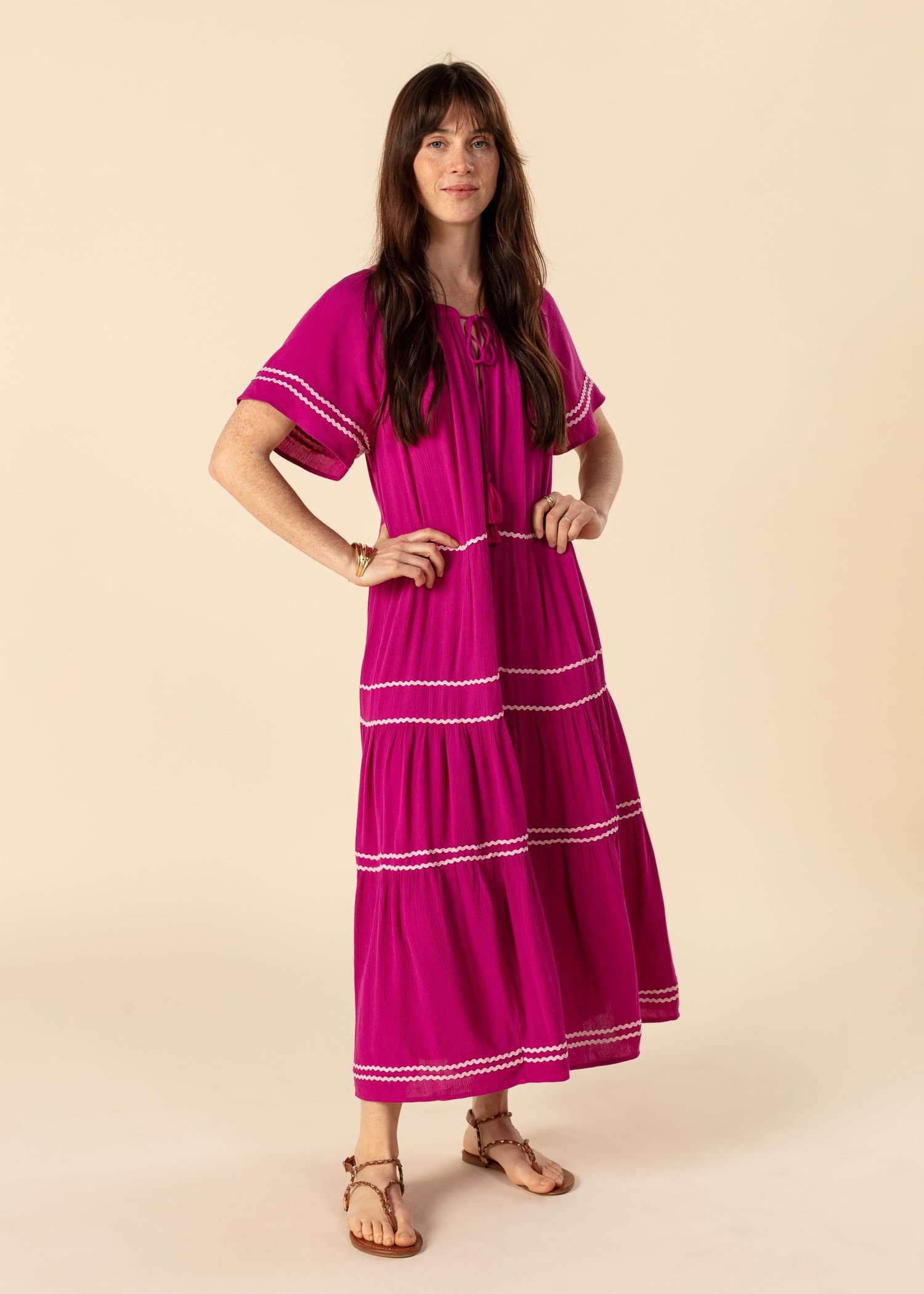 ESRA Creppad lång klänning - Rosa 1 - Indiska