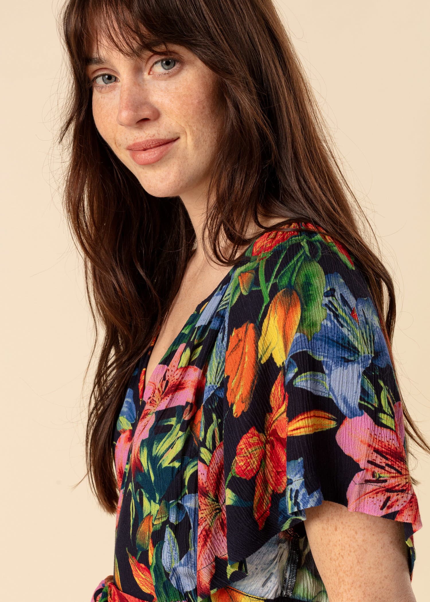 SHARON Blommig lång klänning med knyt - Multi 2 - Indiska