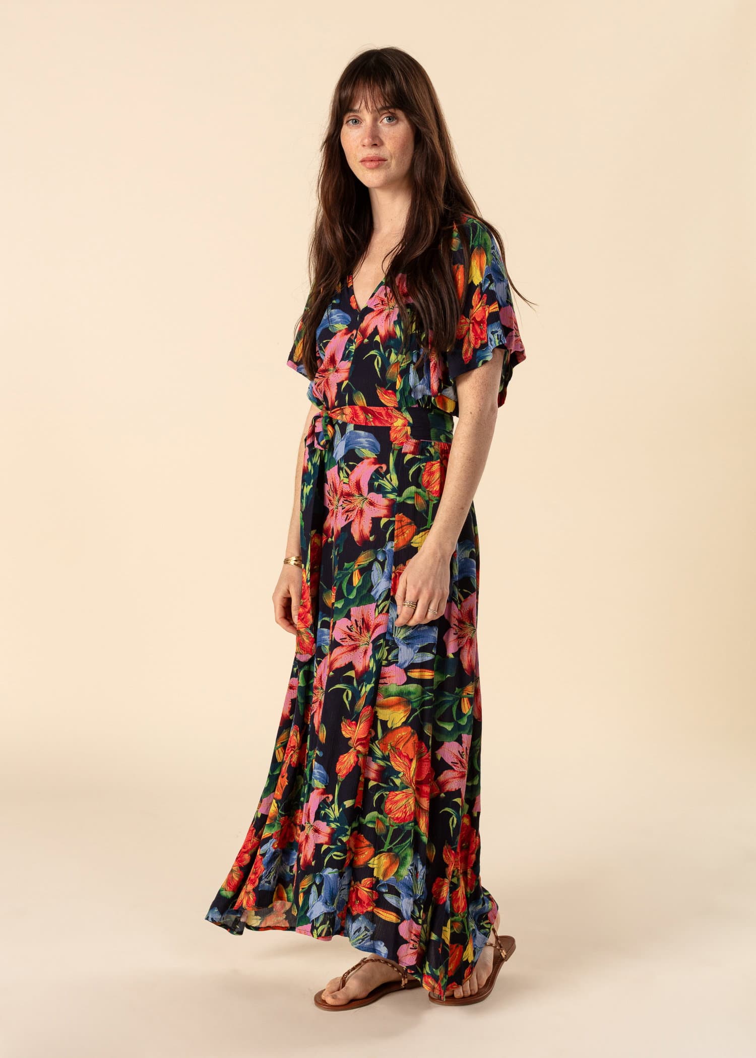 SHARON Blommig lång klänning med knyt - Multi 3 - Indiska