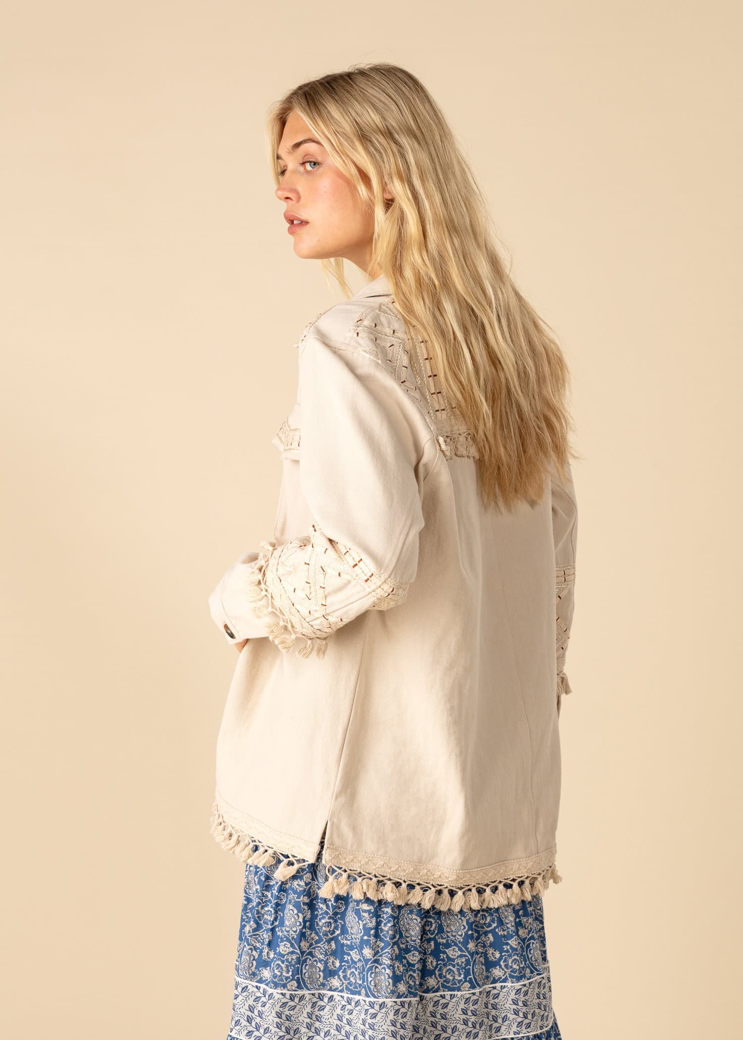 MY Broderad jacka med fransar - Vit 2 - Indiska