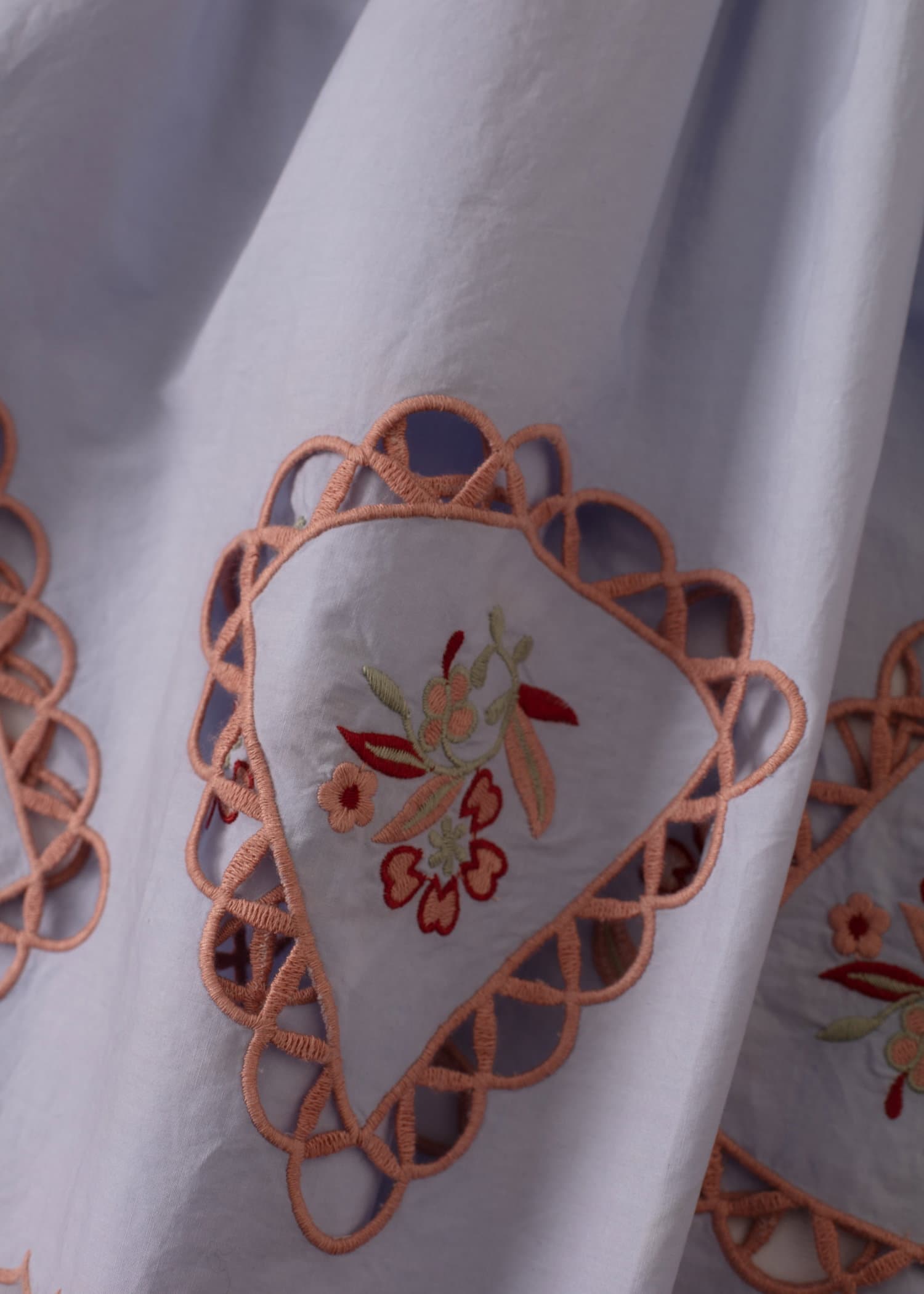 EDITH Langt brodert skjørt - Blå 8 - Indiska