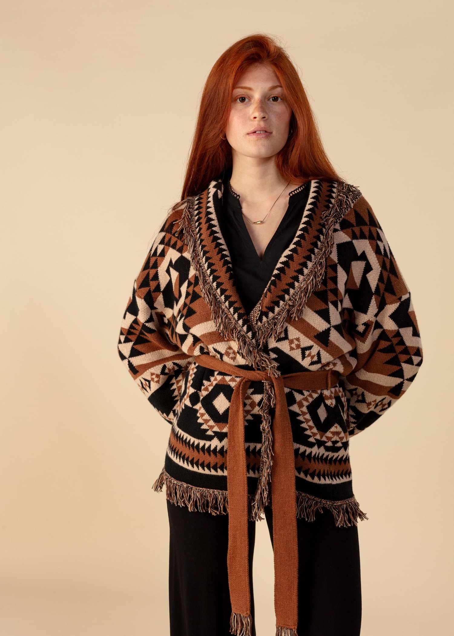 IKAT Mönstrad cardigan med fransar - Svart 5 - Indiska