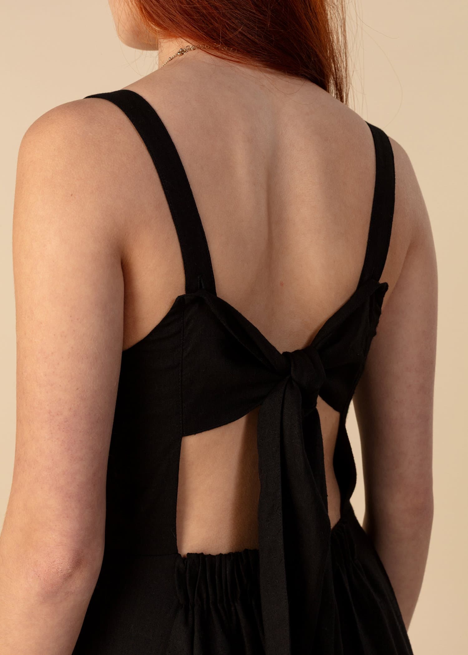 BEATRICE Jumpsuit med öppen rygg - Svart 3 - Indiska