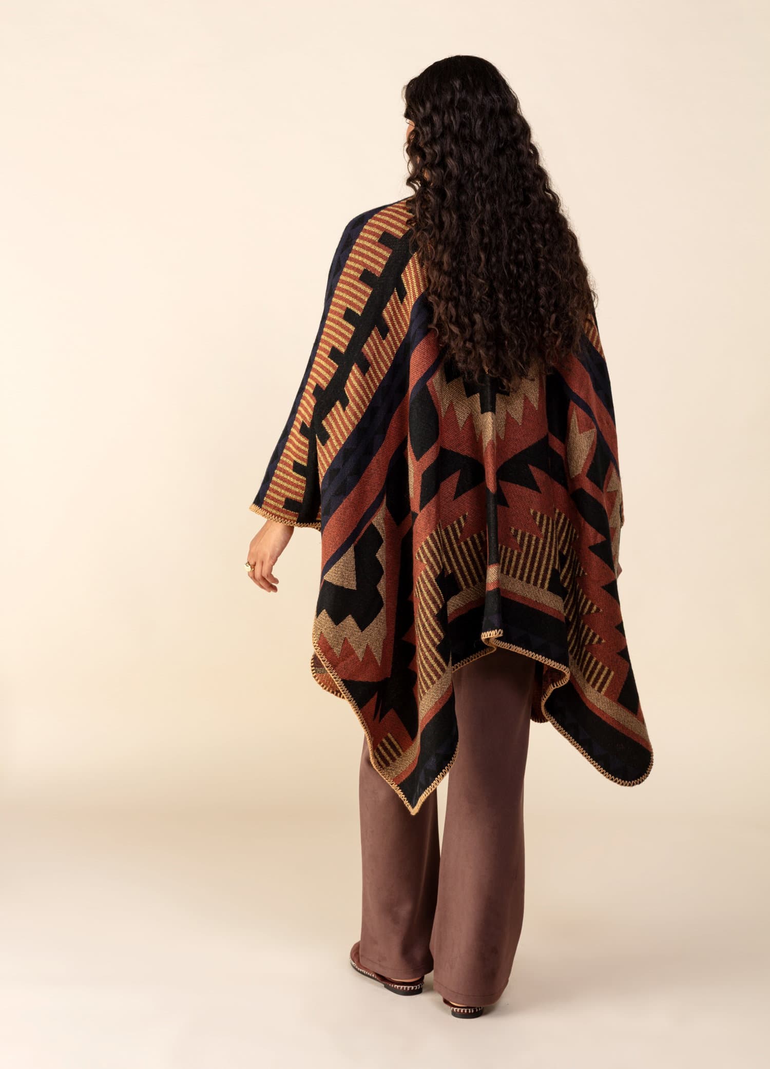 MIRA Kuviollinen poncho - Multi 3 - Indiska