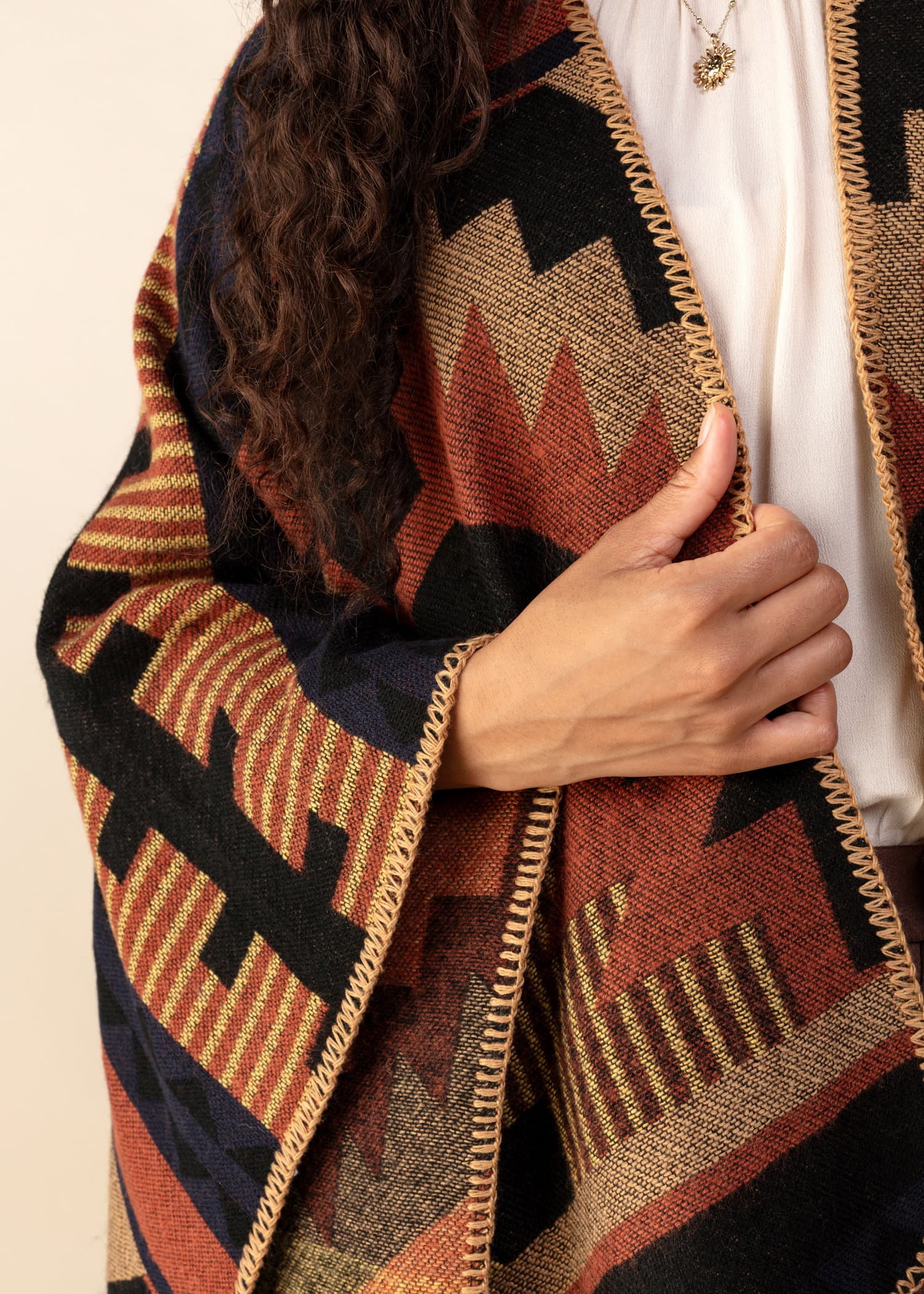 MIRA Kuviollinen poncho - Multi 5 - Indiska