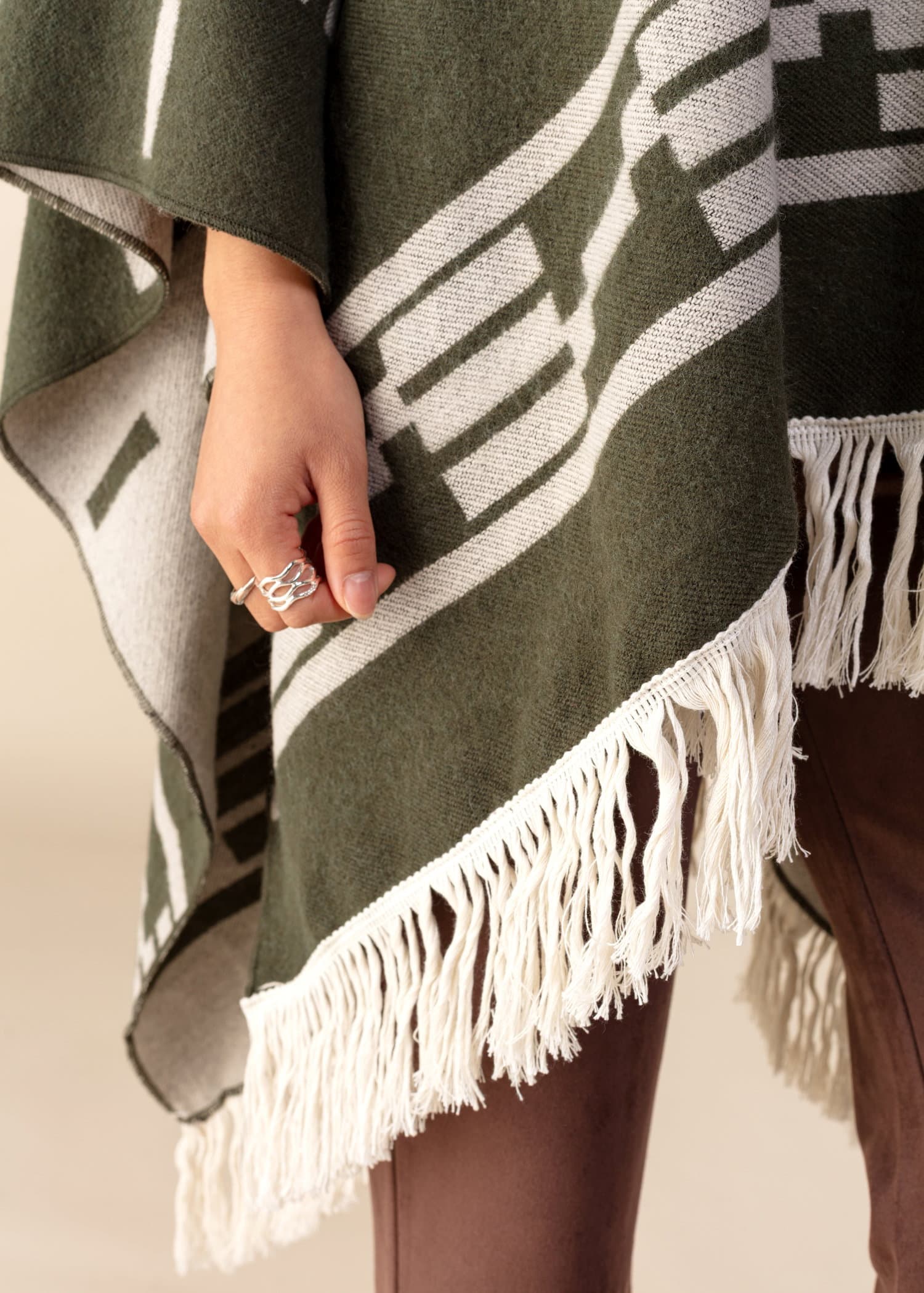 RIRI Mönstrad poncho med fransar - Grön 5 - Indiska