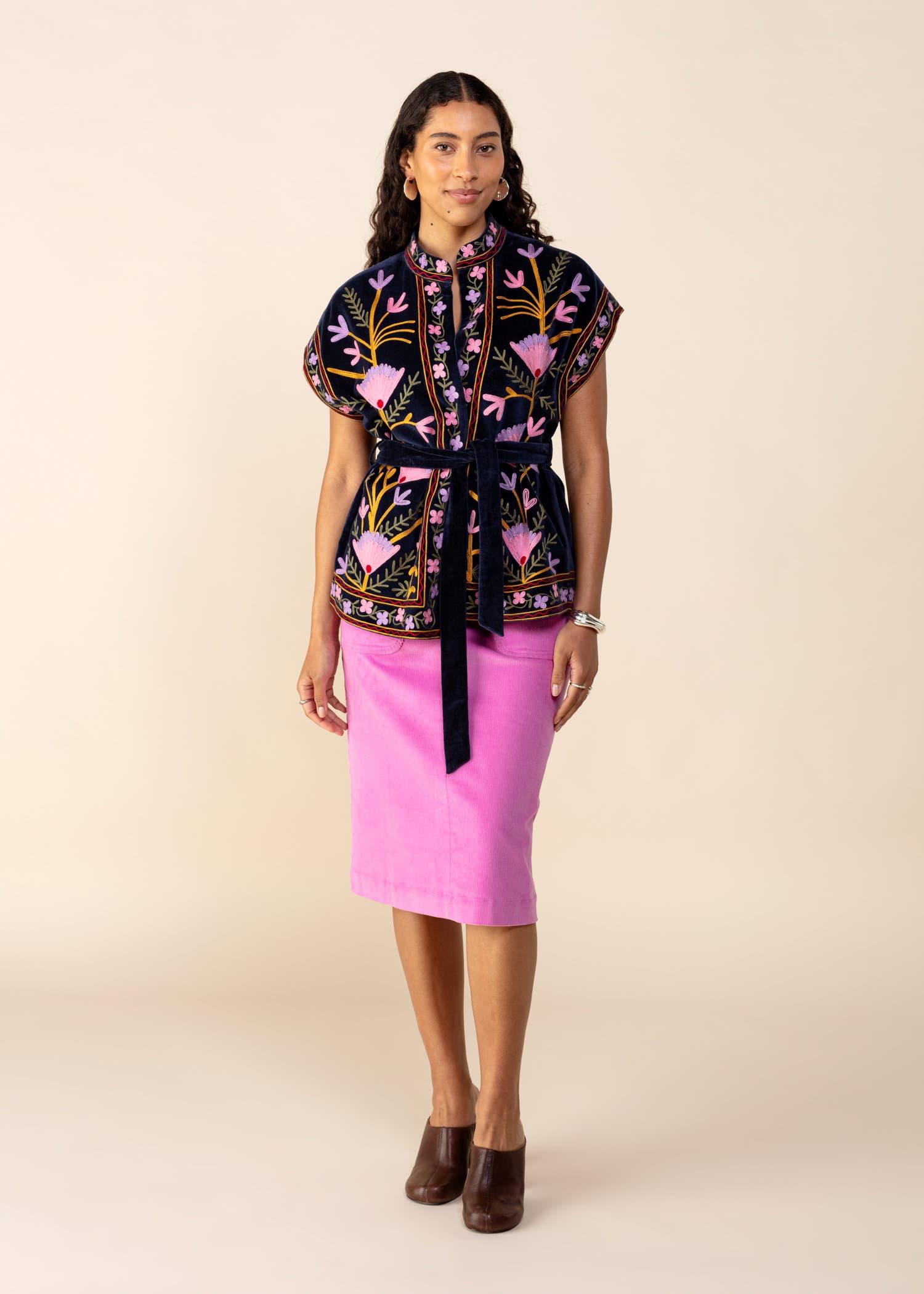 VICTORIA Svart brodert vest - Multi 5 - Indiska